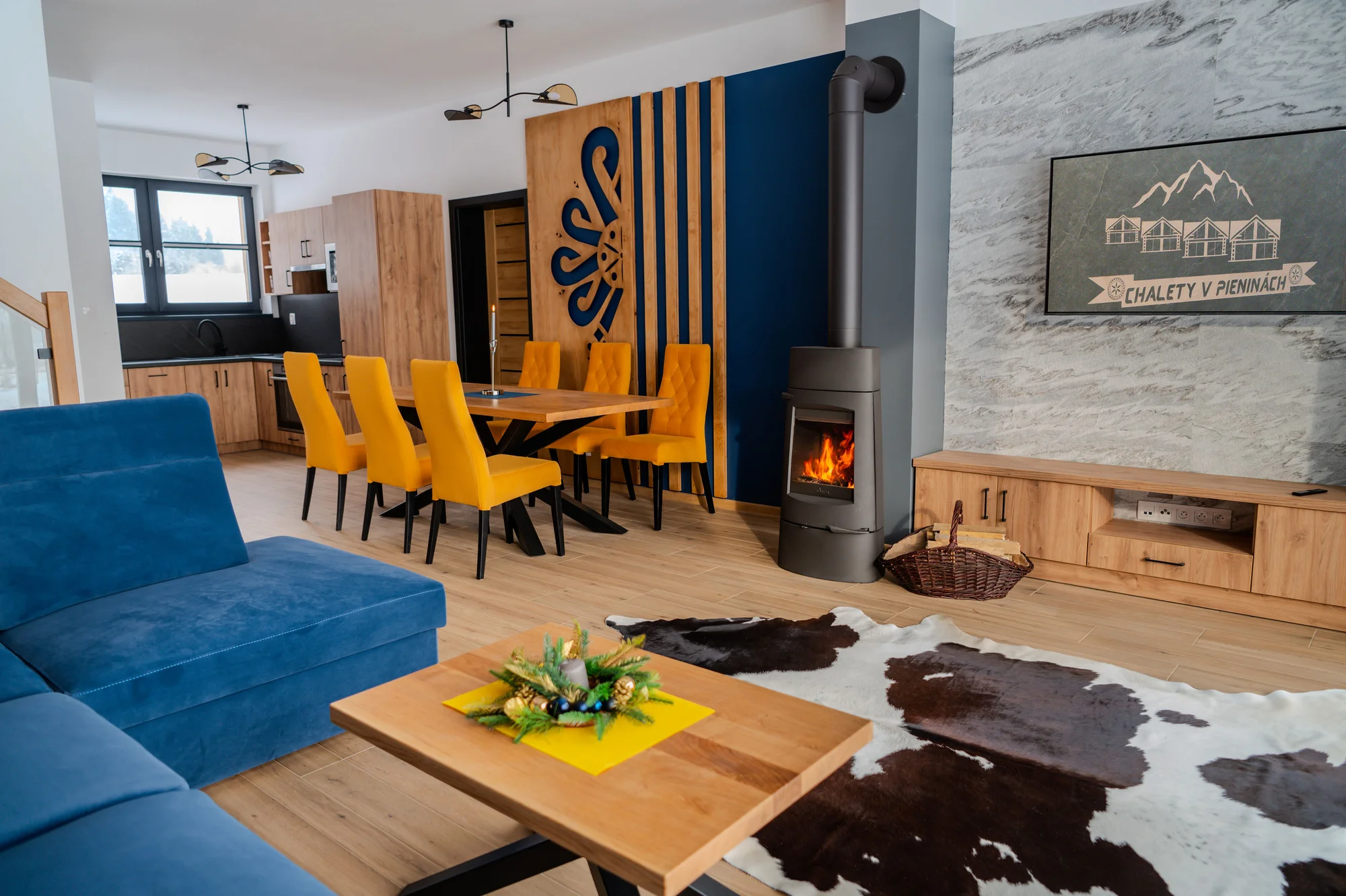 Moderní apartmány ve stylu horské chaty na břehu Dunajce přímo pod Třemi Korunami s výhledem, krbem i terasou