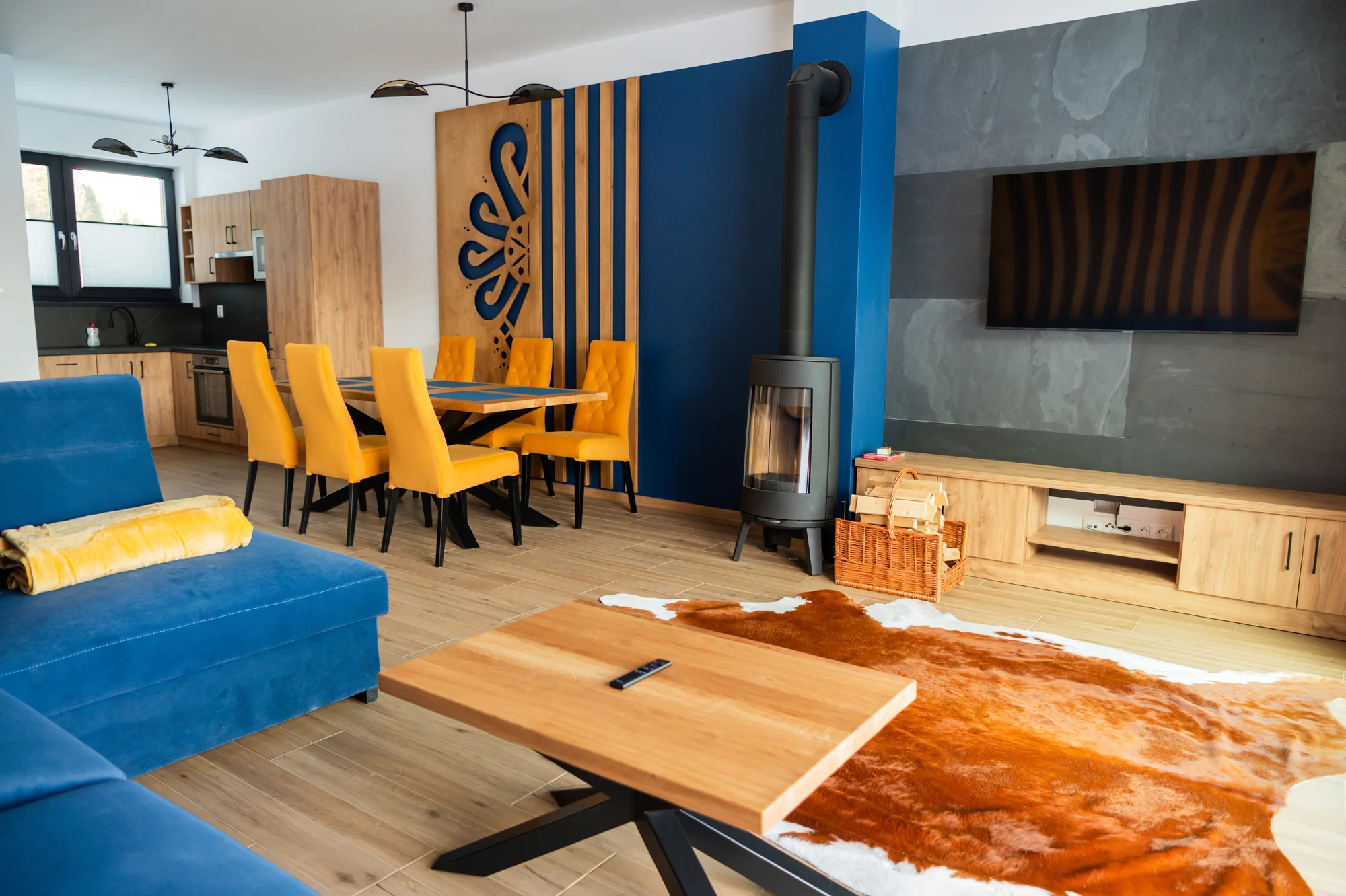 Moderní apartmány ve stylu horské chaty na břehu Dunajce přímo pod Třemi Korunami s výhledem, krbem i terasou