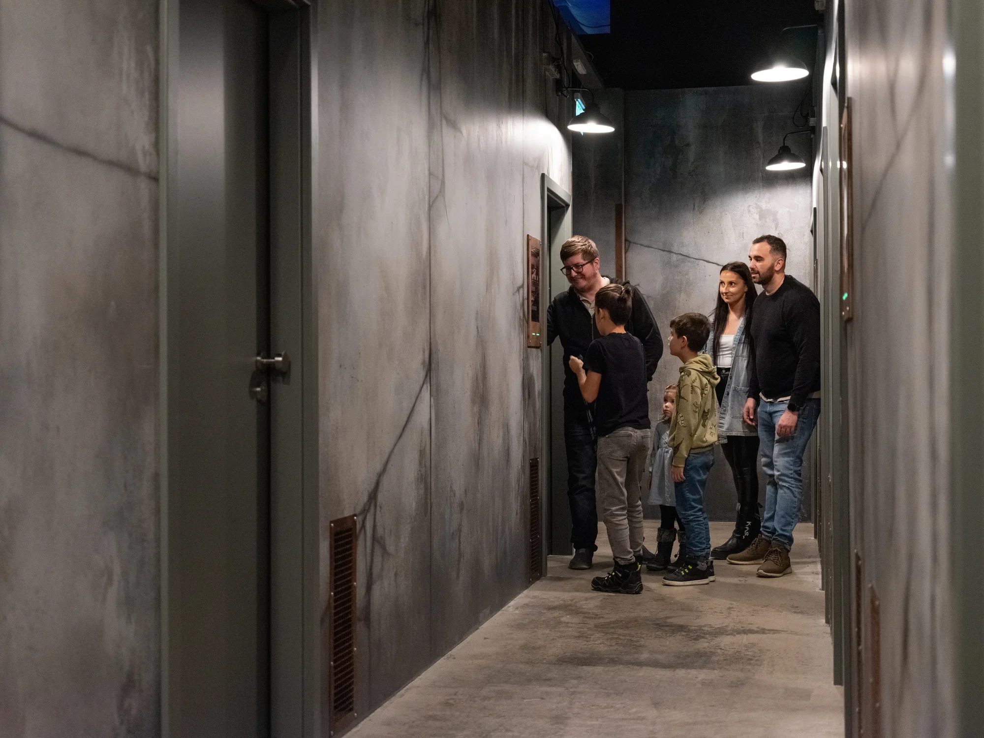 Vstup na týmovou hru Prison Island pro jednotlivce i rodinu: 22 místností