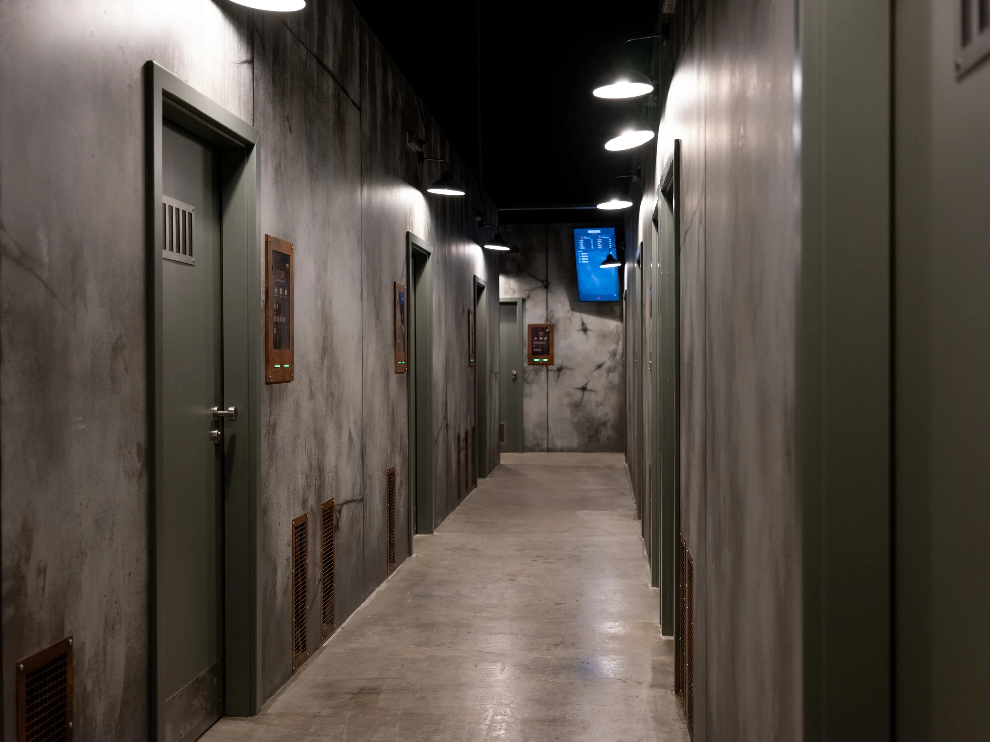 Vstup na týmovou hru Prison Island pro jednotlivce i rodinu: 22 místností