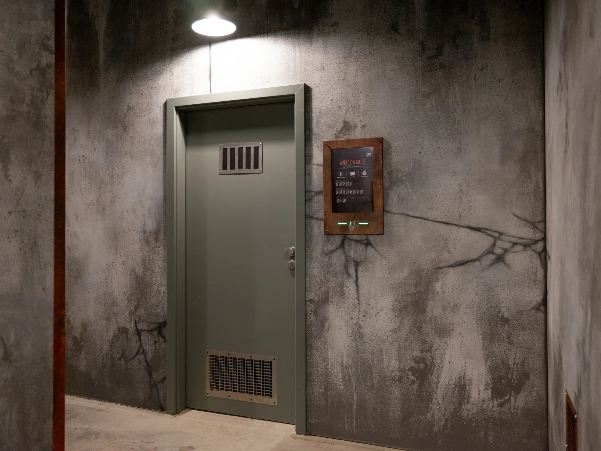 Vstup na týmovou hru Prison Island pro jednotlivce i rodinu: 22 místností