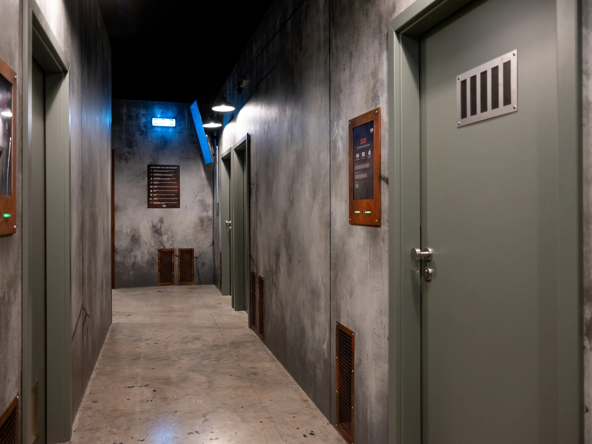 Vstup na týmovou hru Prison Island pro jednotlivce i rodinu: 22 místností