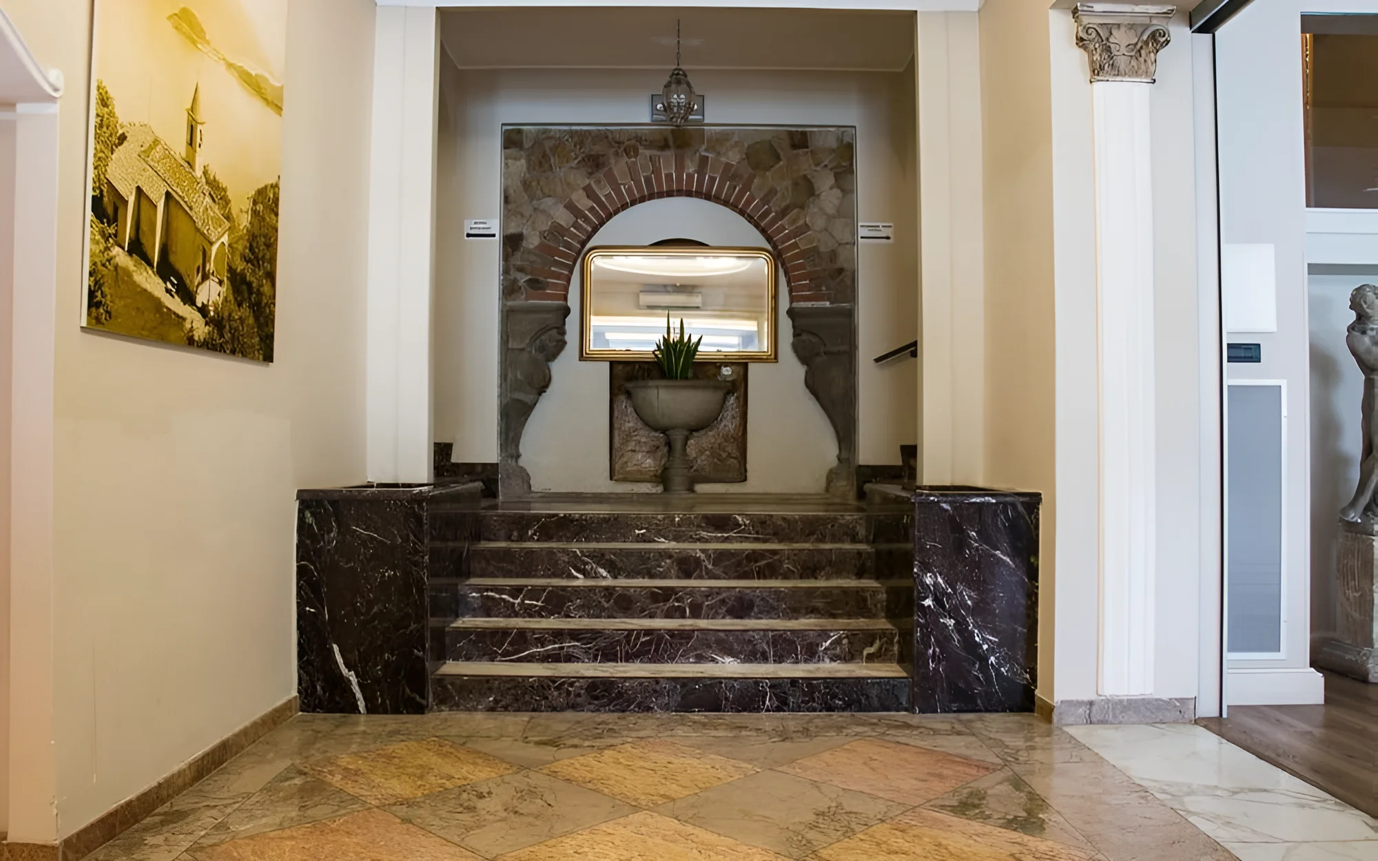 Lago di Como: hotel přímo na břehu jezera, polopenze i venkovní bazén