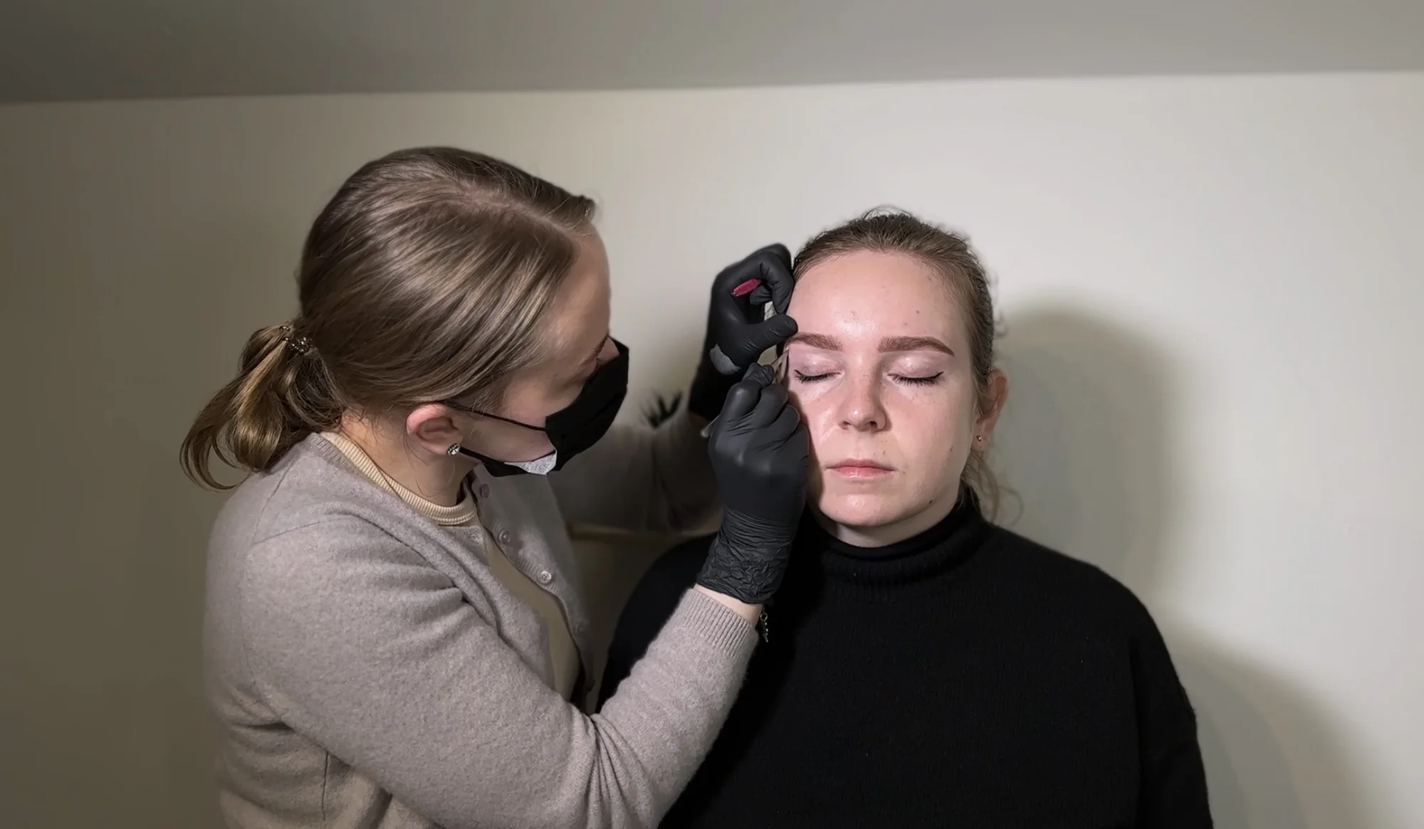 Uhrančivý pohled: barvení obočí i vč. laminace či lash lifting řas