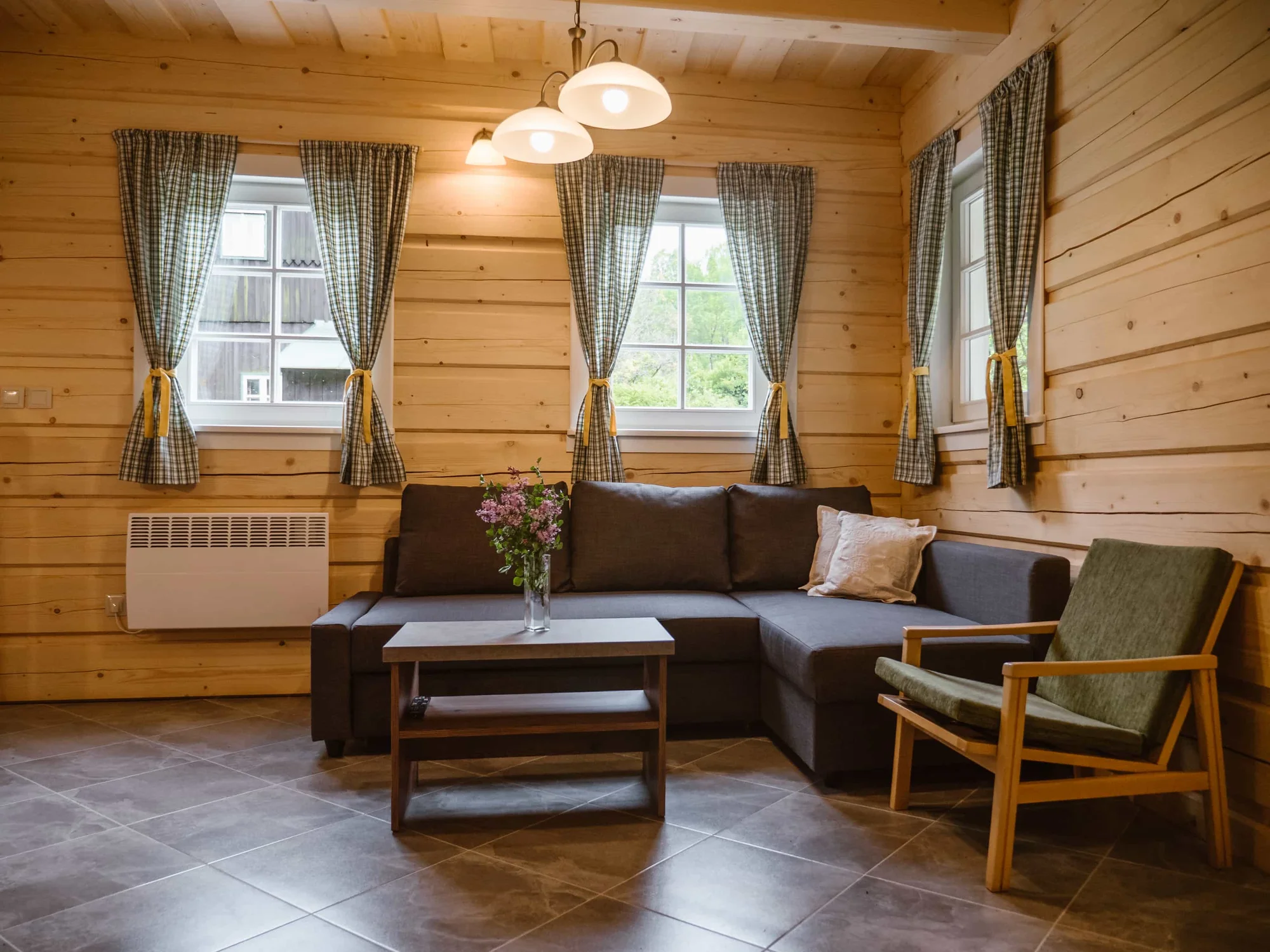 Pobyt v Jeseníkách: apartmány v roubence s koupacím wellness sudem