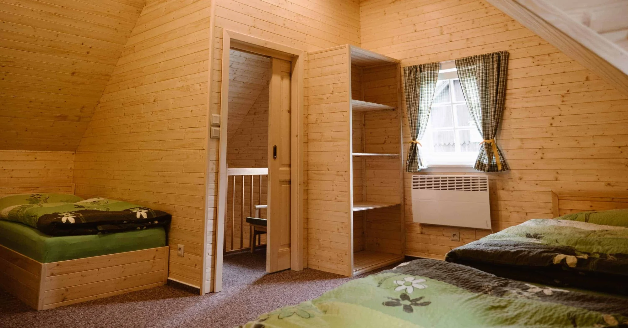 Pobyt v Jeseníkách: apartmány v roubence s koupacím wellness sudem