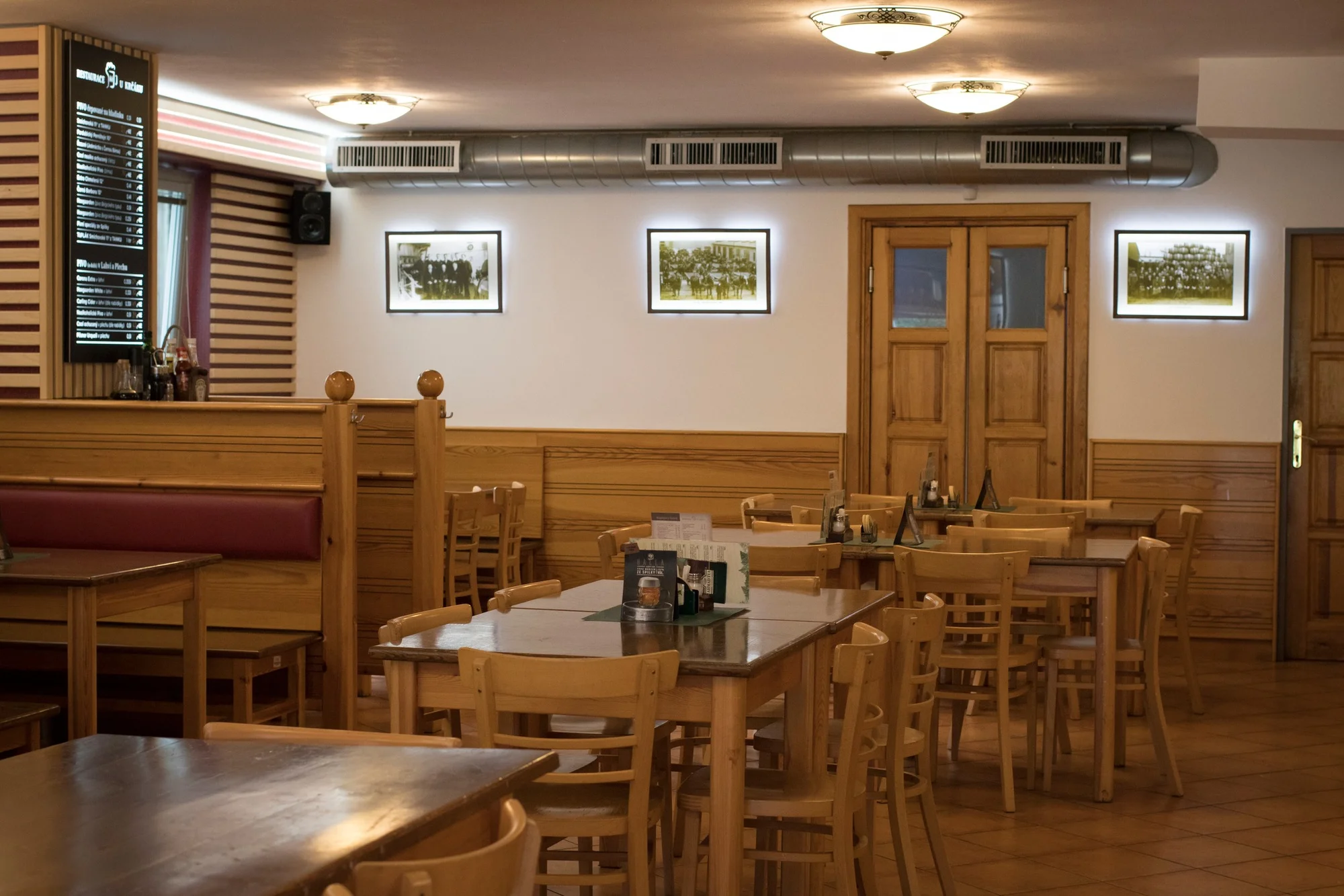 Pečená kachna pro dva se zelím, variací knedlíků i dezertem