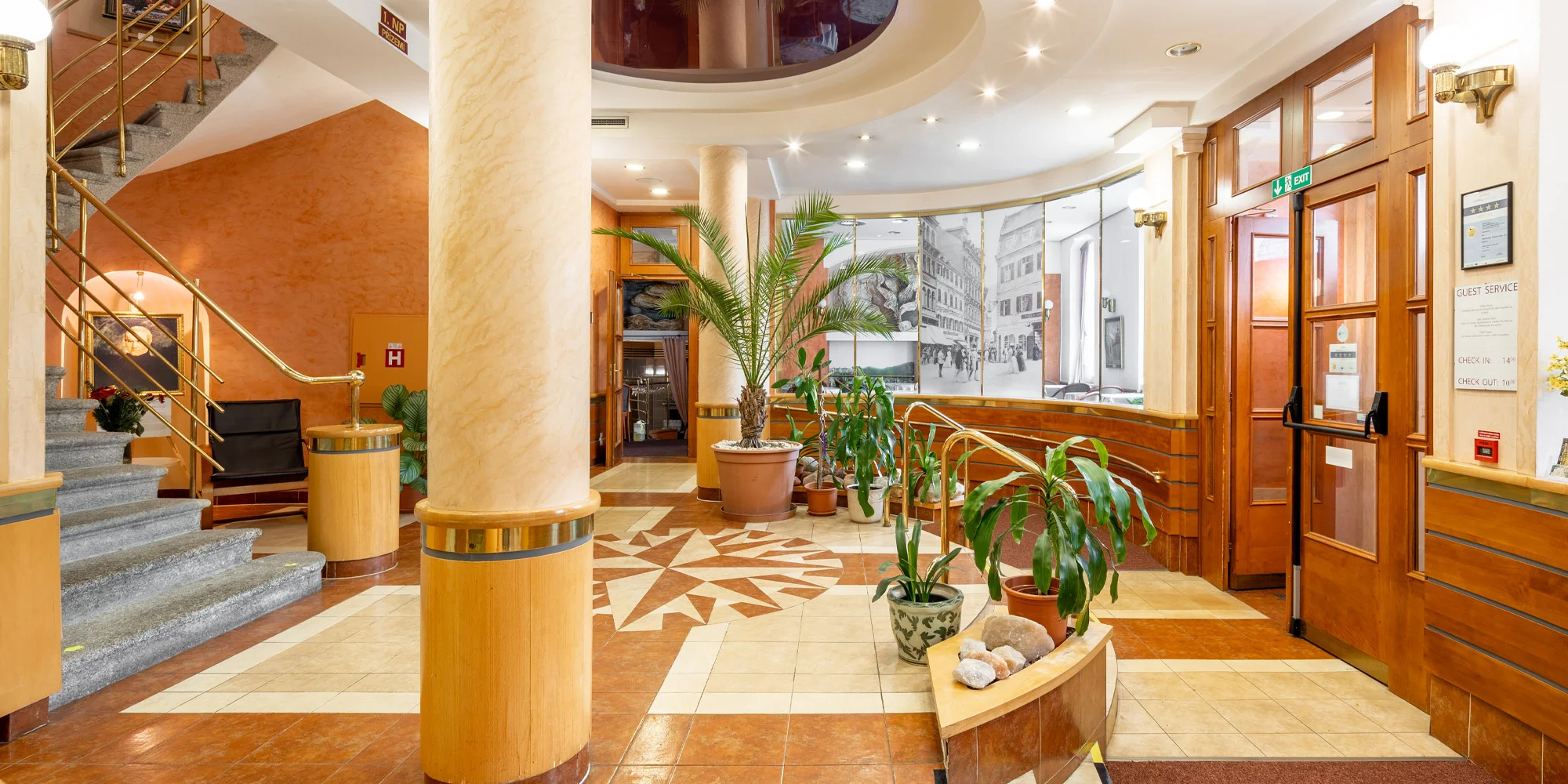 4* pobyt v centru Karlových Varů: ubytování se snídaní, wellness i projížďkou v kočáře