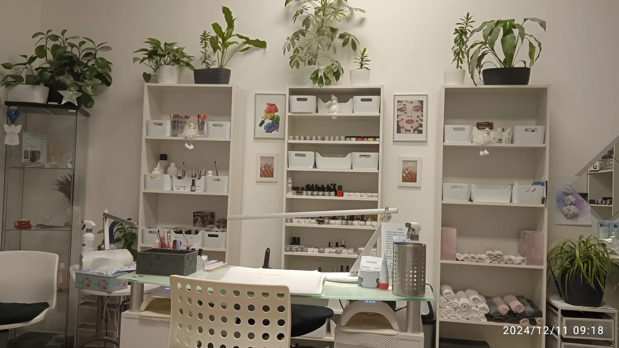 Manikúra i P-Shine, gel lak či modeláž nebo doplnění gelových nehtů