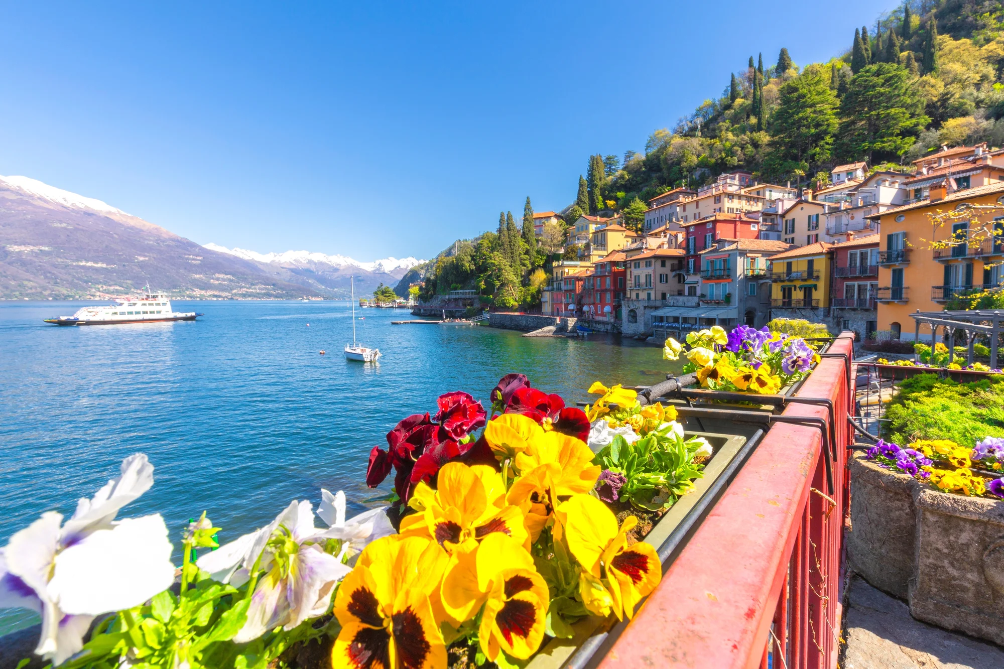 Lago di Como: hotel přímo na břehu jezera, polopenze i venkovní bazén