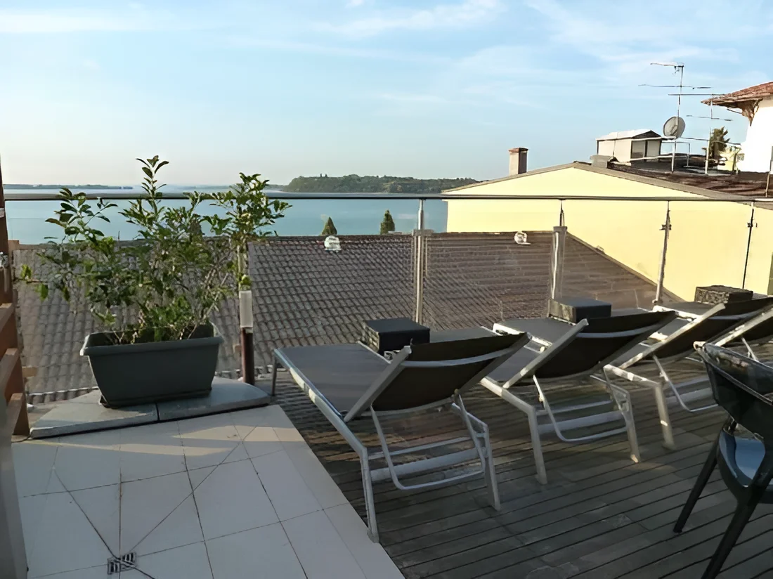 Lago di Garda: hotel u jezera a pláže, půjčení kol, víno na pokoji i strava