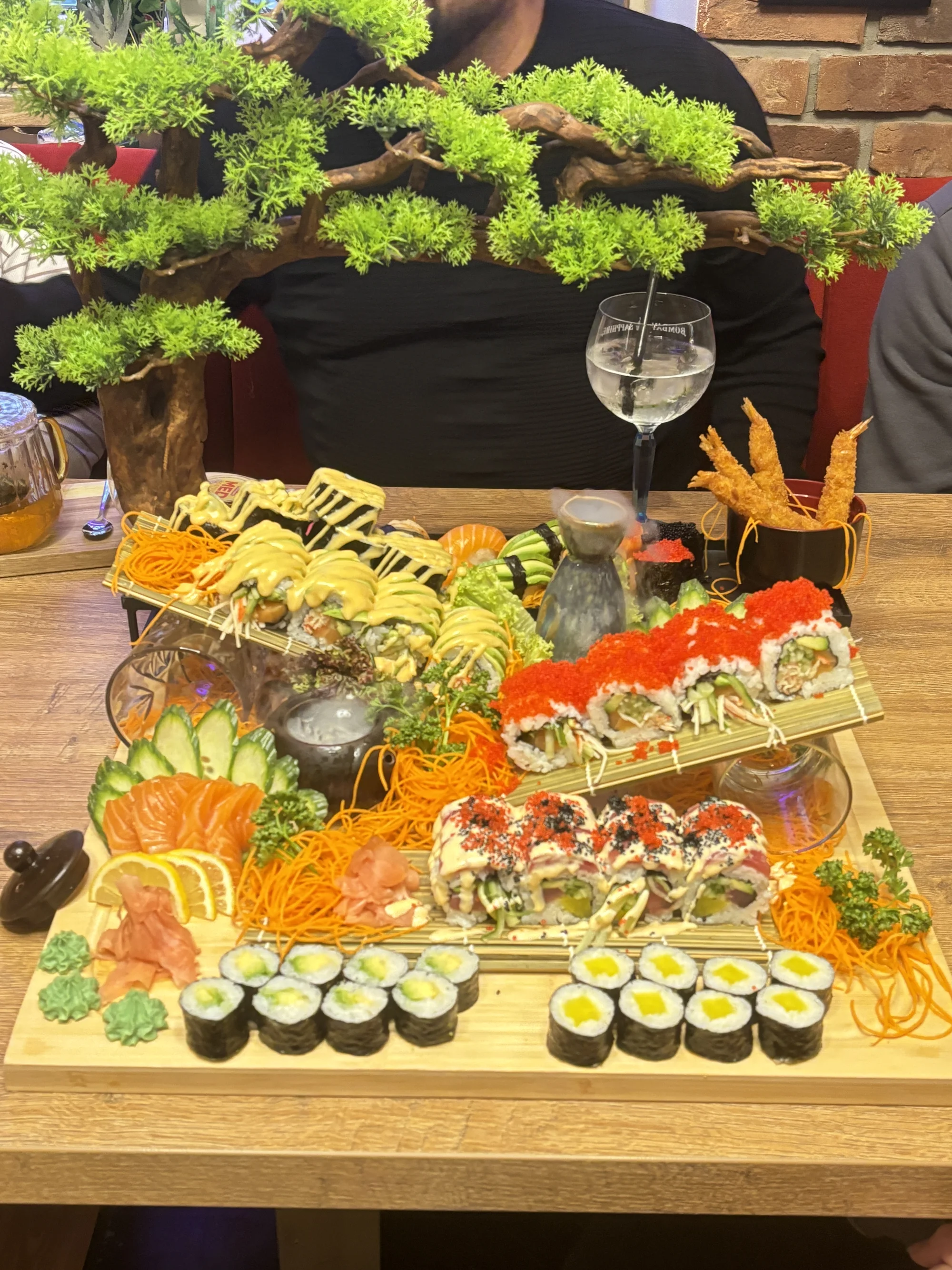 Sushi sety s tuňákem, avokádem i kaviárem či úhořem a krabem: 16–73 ks