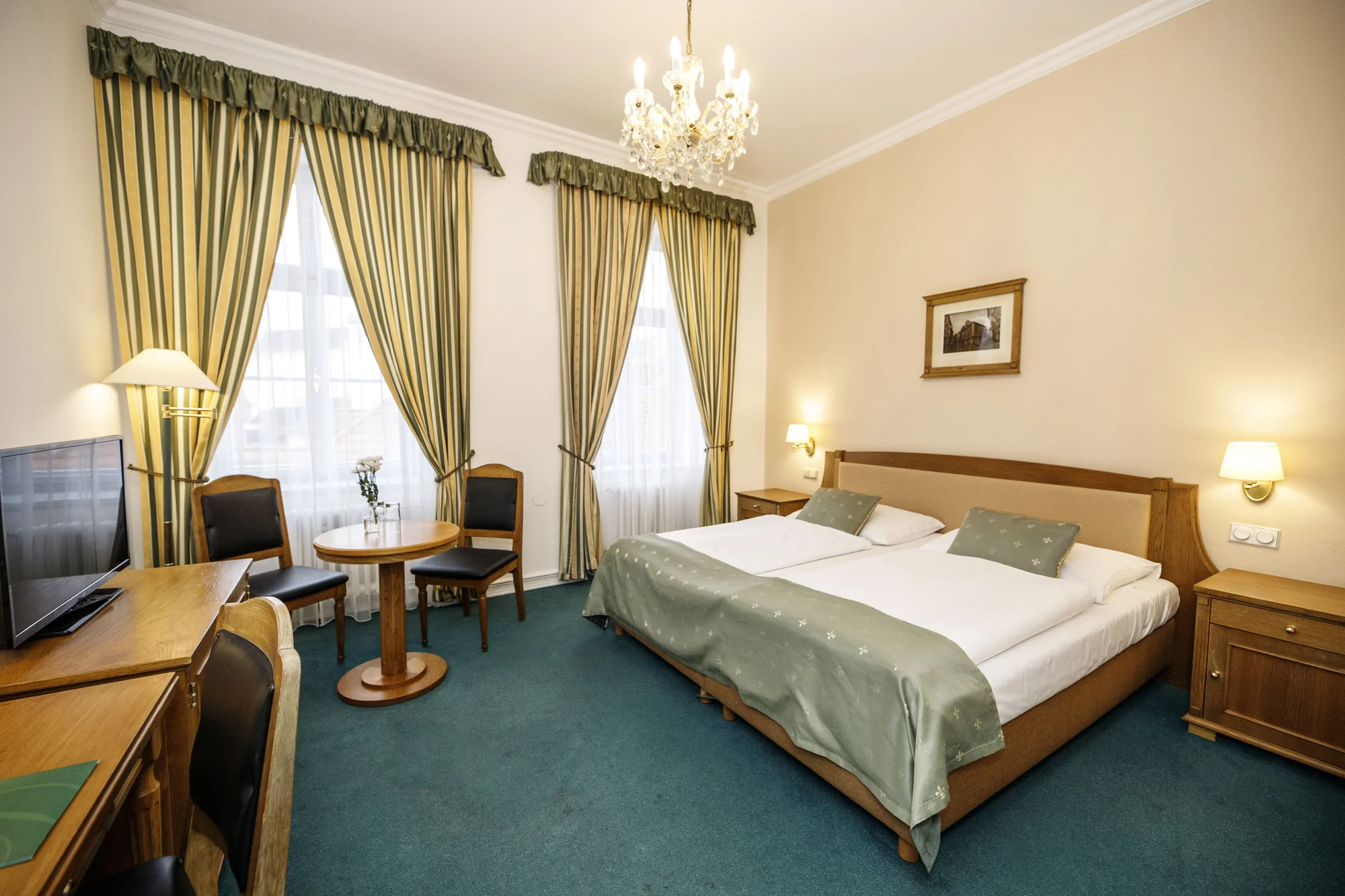 Pobyt v centru Českého Krumlova: elegantní pokoje a bufetové snídaně