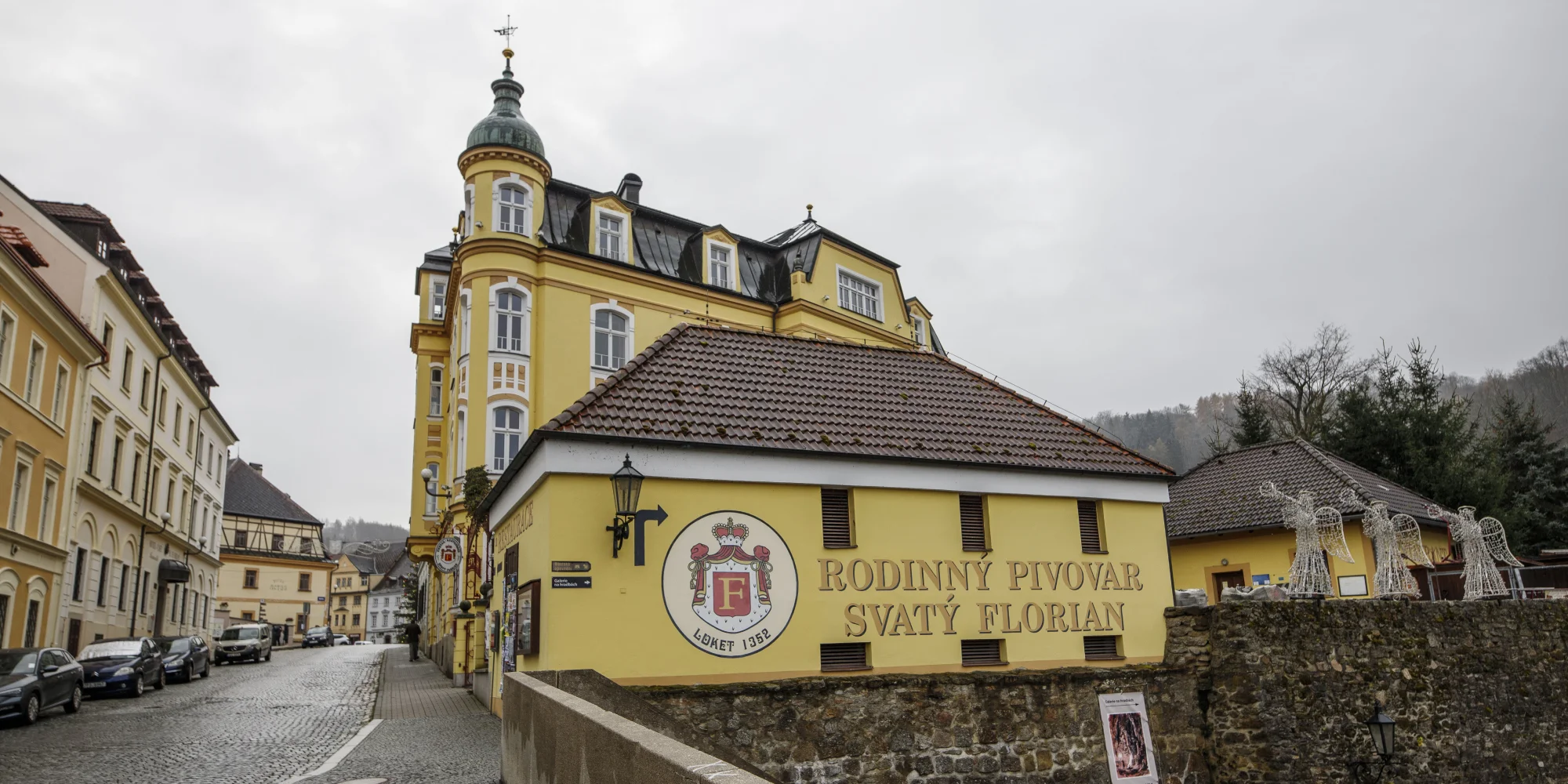 Dovolená v podhradí: pobyt se snídaní u hradu Loket, vstup do dvou muzeí v ceně