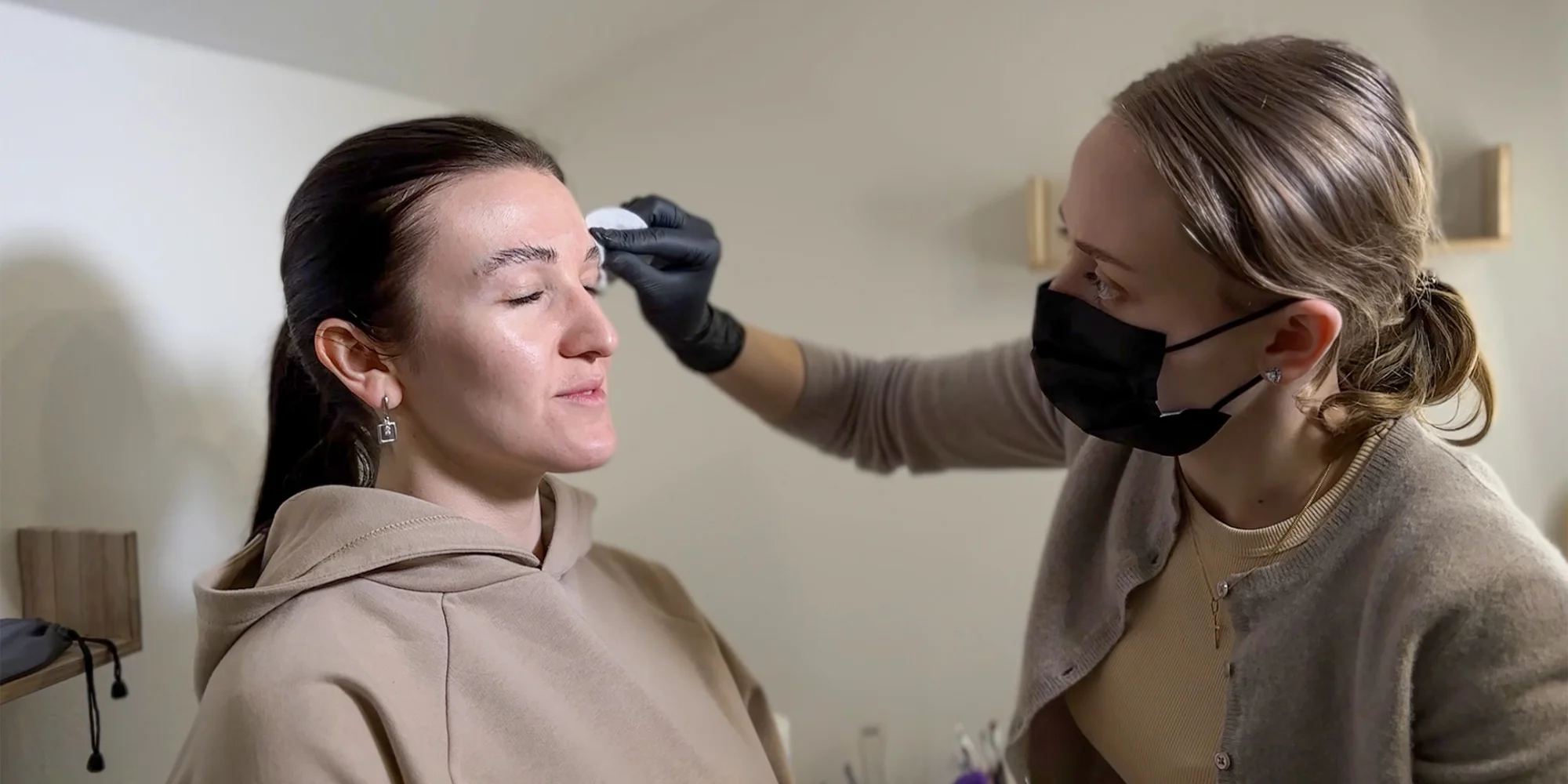 Uhrančivý pohled: barvení obočí i vč. laminace či lash lifting řas