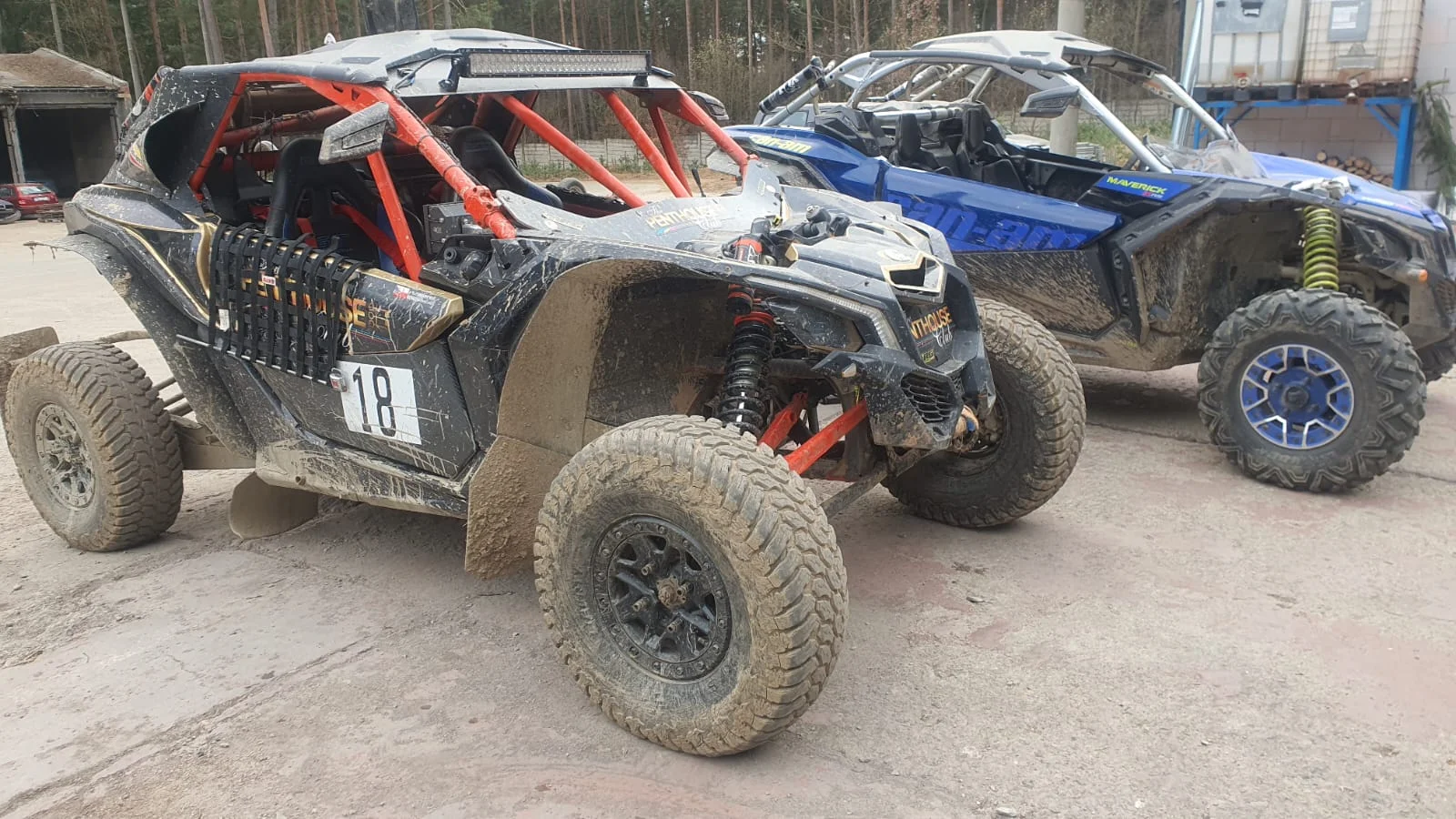 Offroadová jízda v dakarské buggy Can-am: 15 min. spolujízdy či řízení i svezení profi jezdcem