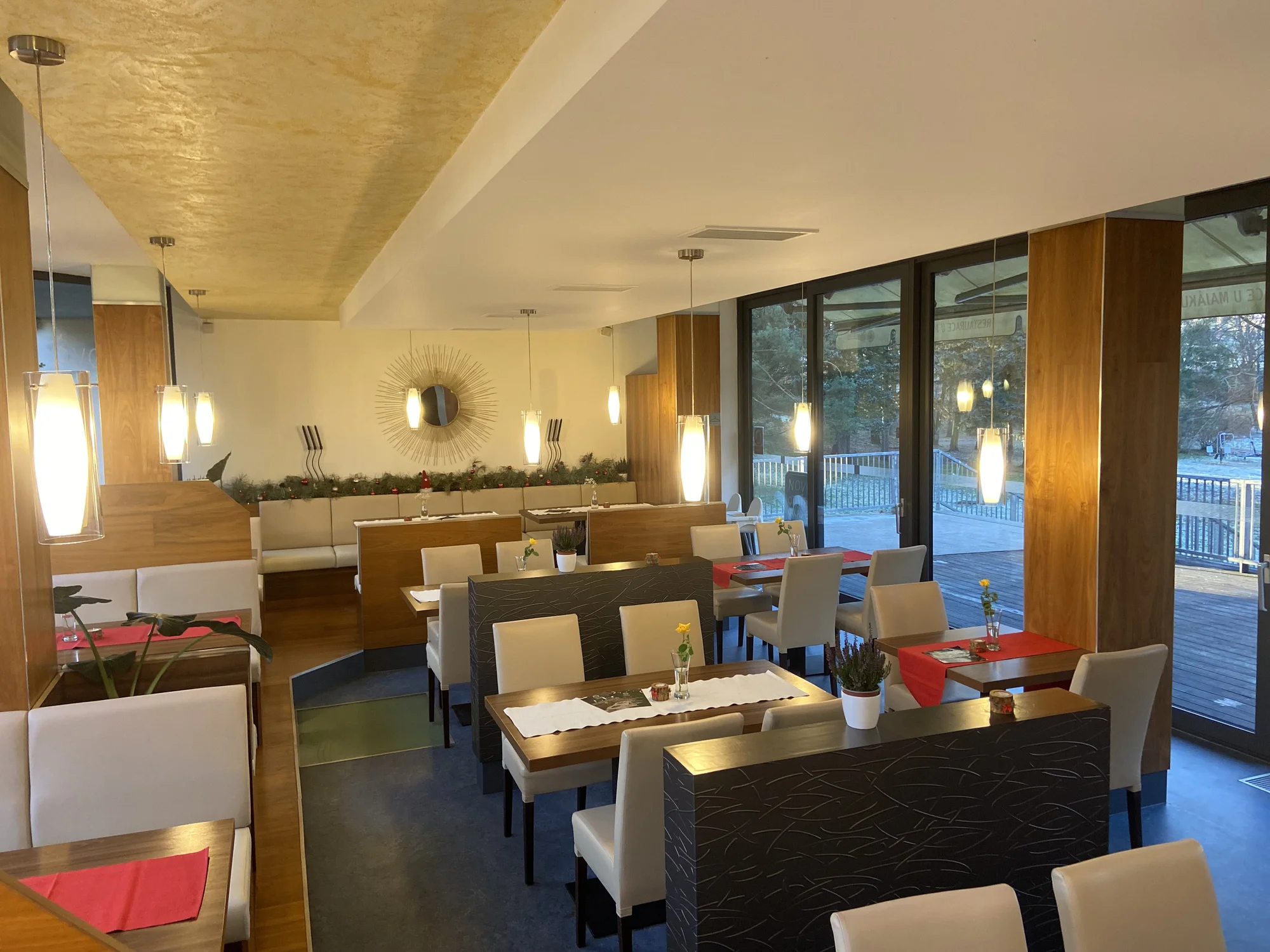 250–1 000 Kč na jídlo i nápoje v restauraci Viktoria Soul s českou a italskou kuchyní