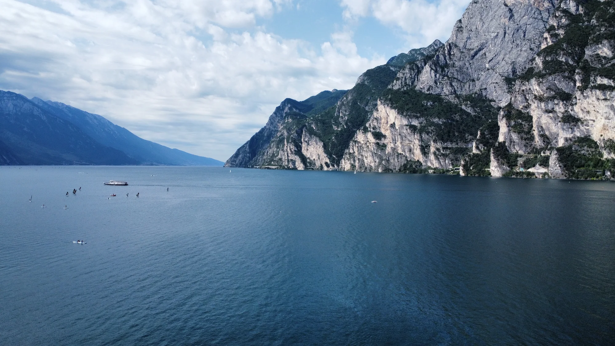 Třídenní výlet autobusem k italskému jezeru Lago di Garda vč. koupání a prohlídky památek