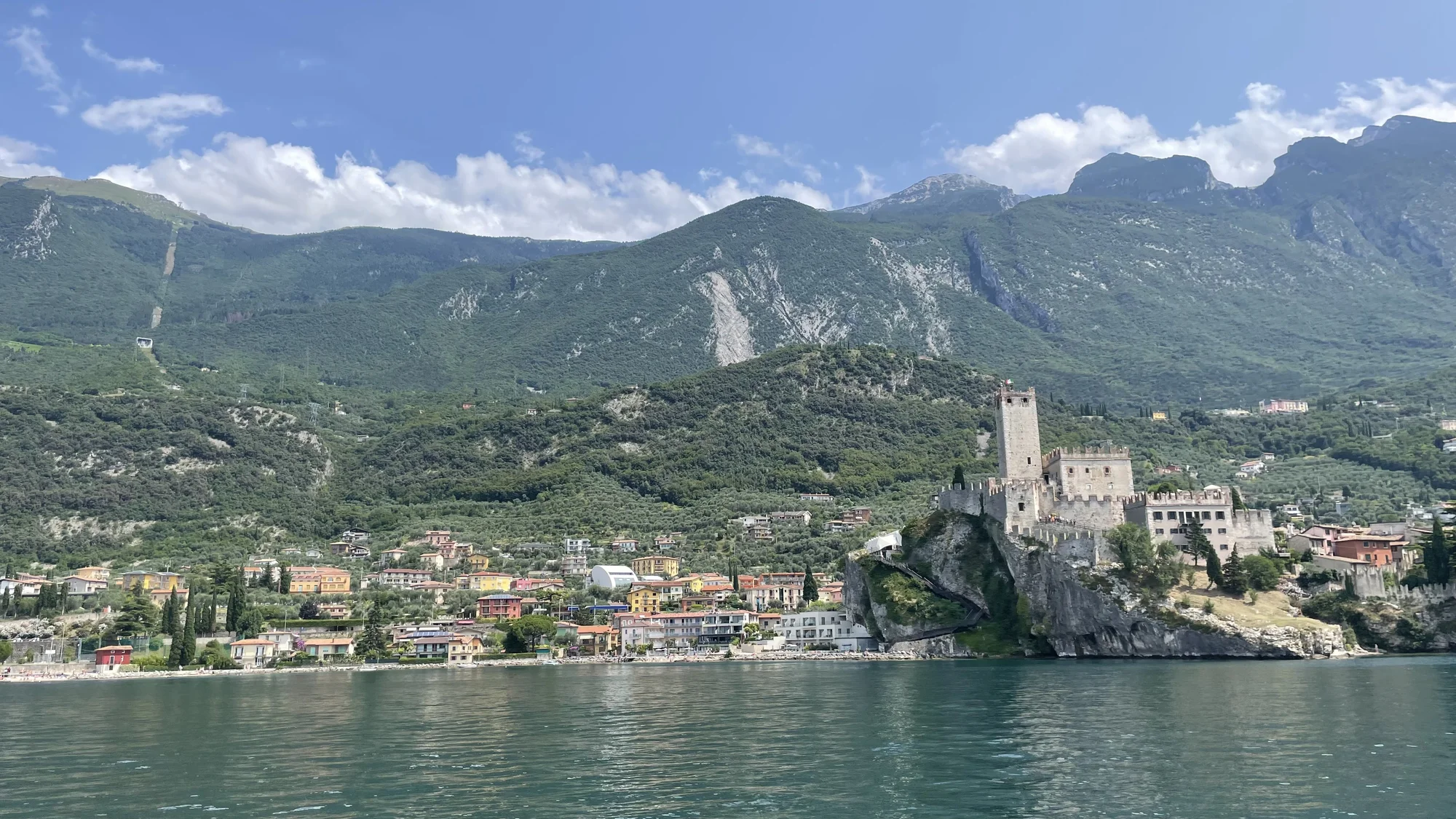 Třídenní výlet autobusem k italskému jezeru Lago di Garda vč. koupání a prohlídky památek