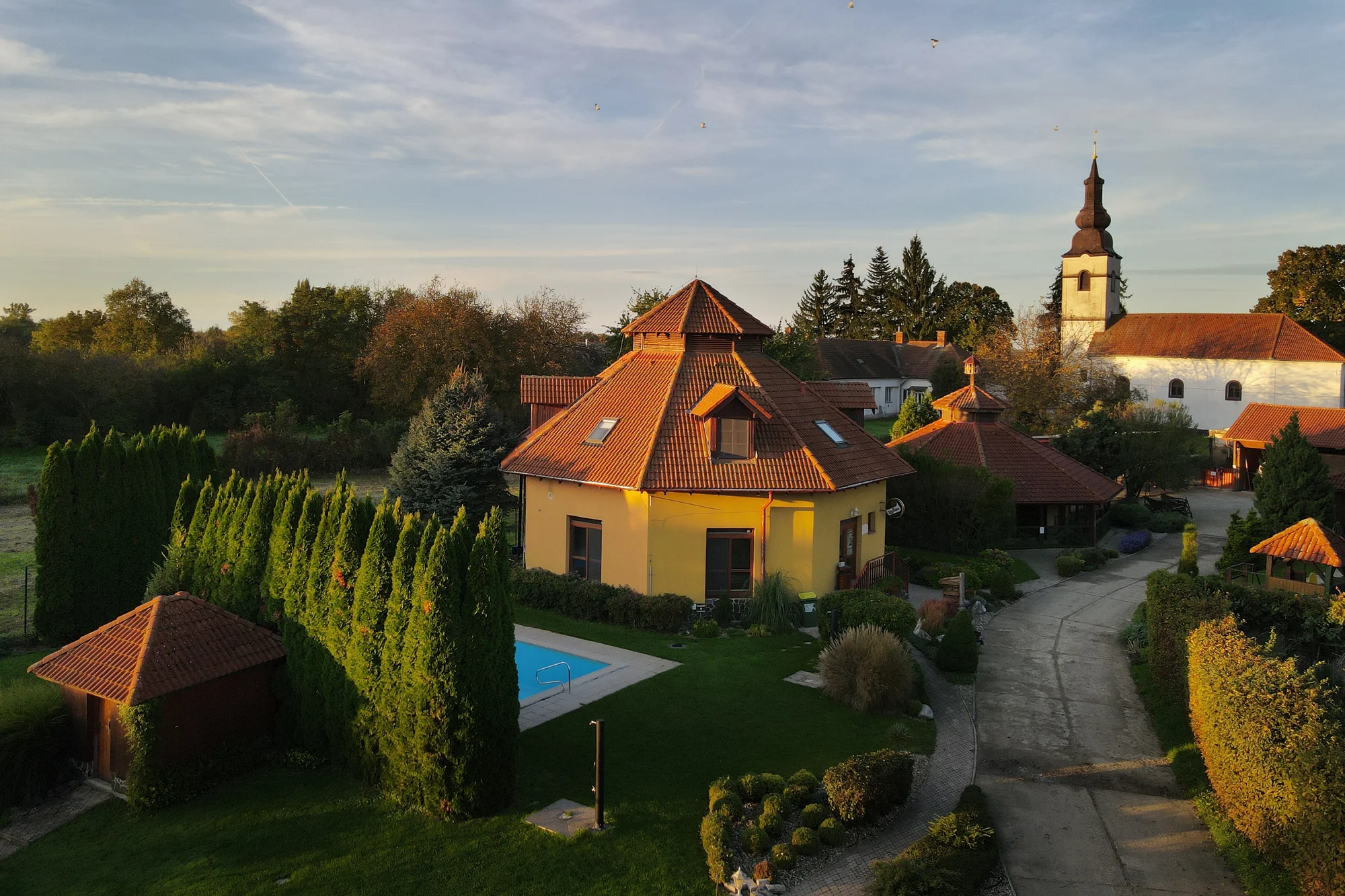 Dovolená na ranči v Novém Tekově: Koně, polopenze, bowling i wellness
