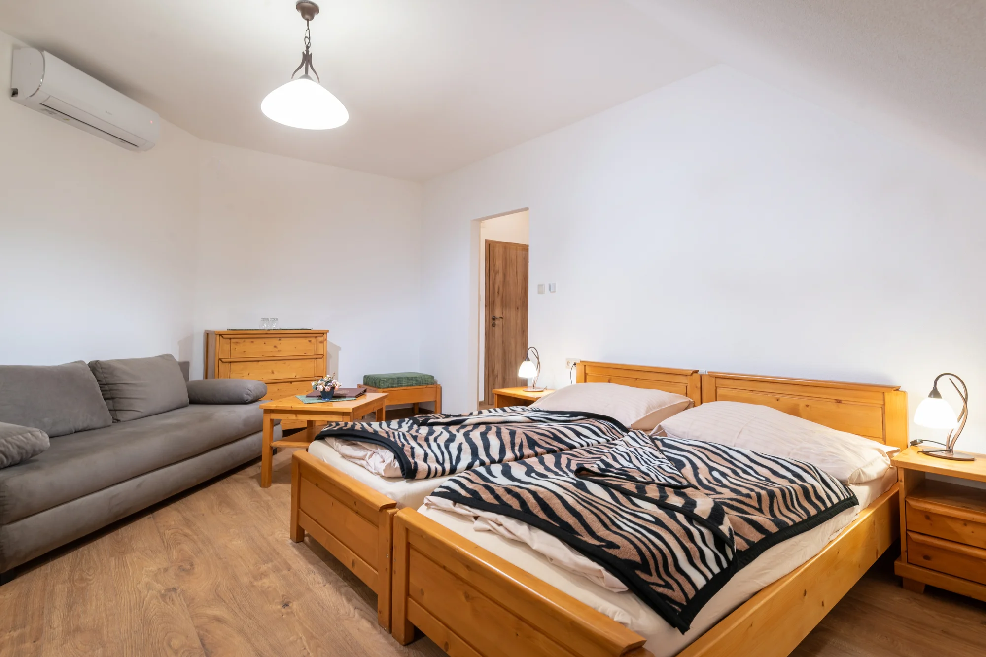 Dovolená na ranči v Novém Tekově: Koně, polopenze, bowling i wellness