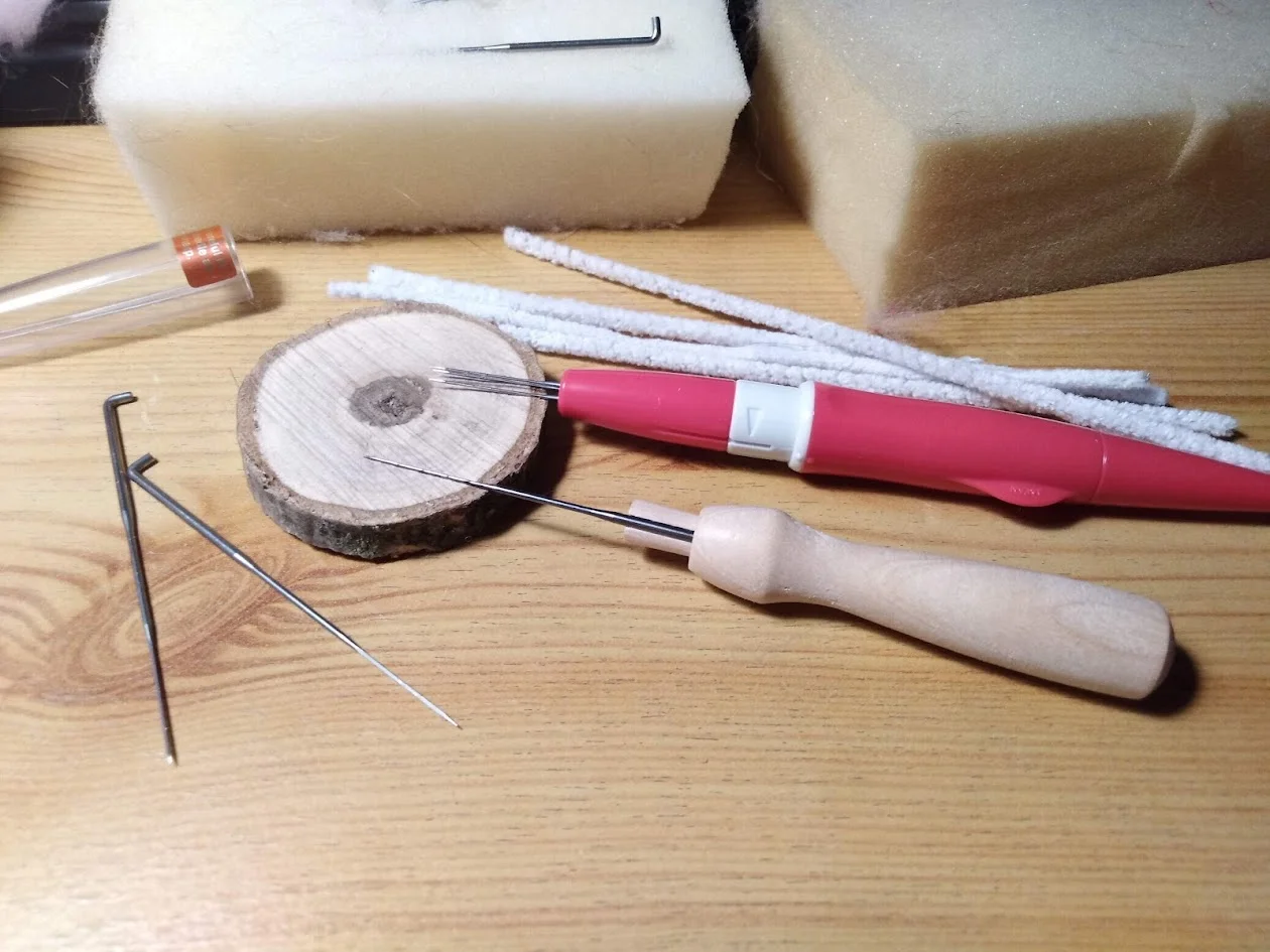 Kreativní tvoření z ovčí vlny: workshop výroby plstěných víl a andílků pro 1 i 2 osoby