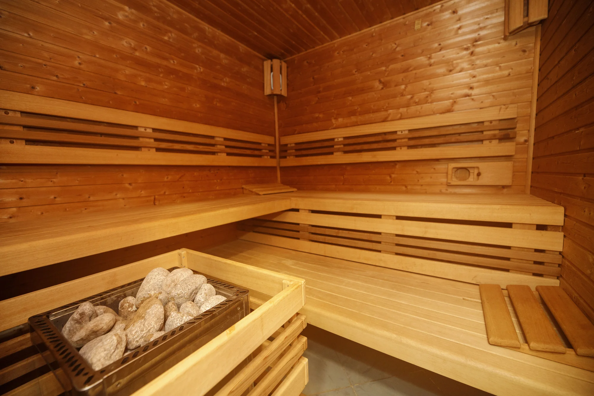 Pobyt v centru Karlových Varů s výhledem na kolonádu: historický hotel se snídaní a wellness
