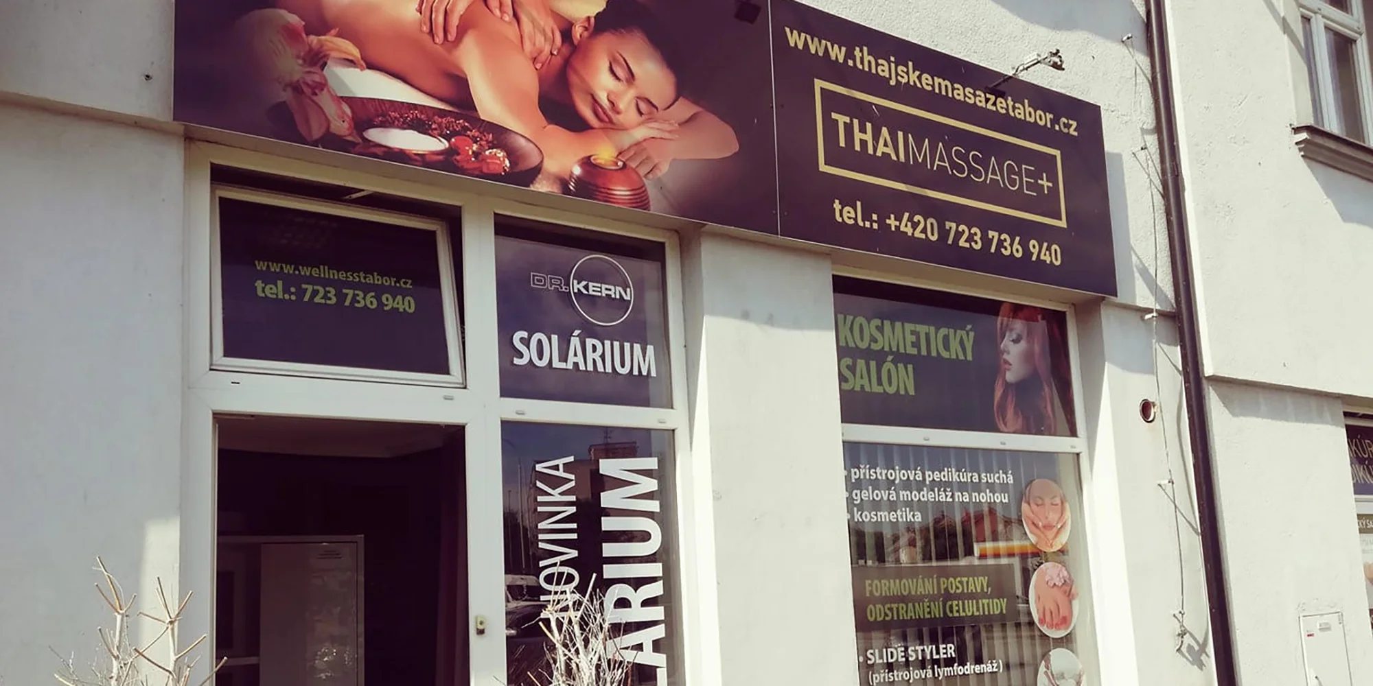 Relaxace z rukou Filipínek: aroma či Bali masáž celého těla nebo masáž zad a šíje