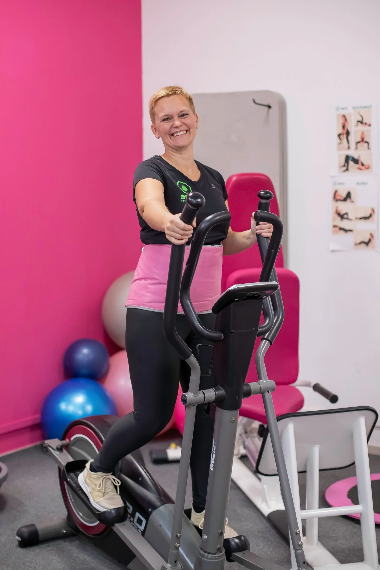 Fitness pro ženy: jednorázový neomezený vstup pro 1-2 dámy, pitný režim i analýza těla