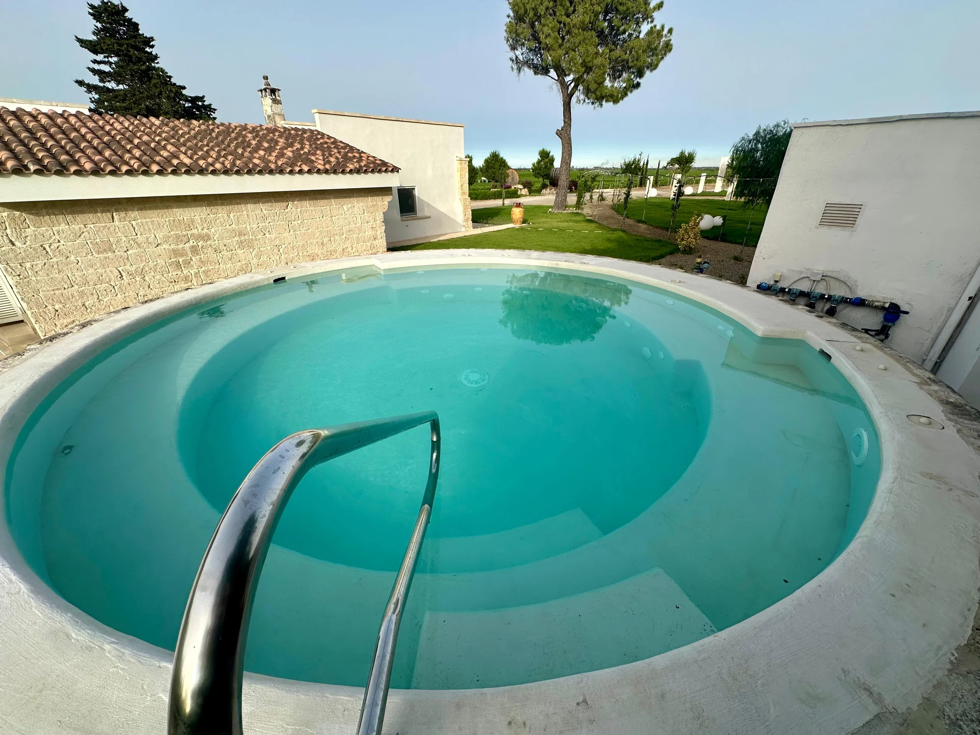 Kouzlo jižní Itálie: 5* rezidence uprostřed vinice, snídaně a možnost wellness