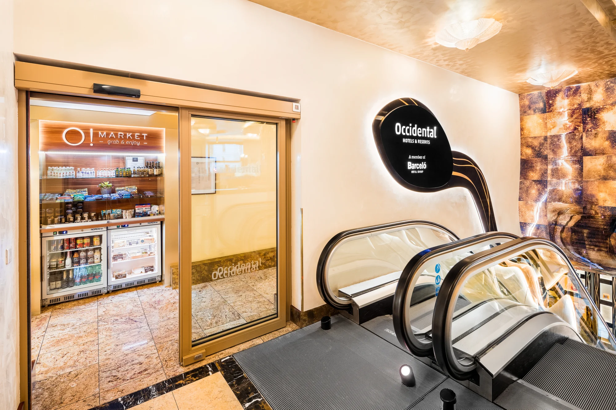 Čarokrásný pobyt se snídaní přímo na Václavském náměstí: 5* hotel ukrývající nebývalý luxus