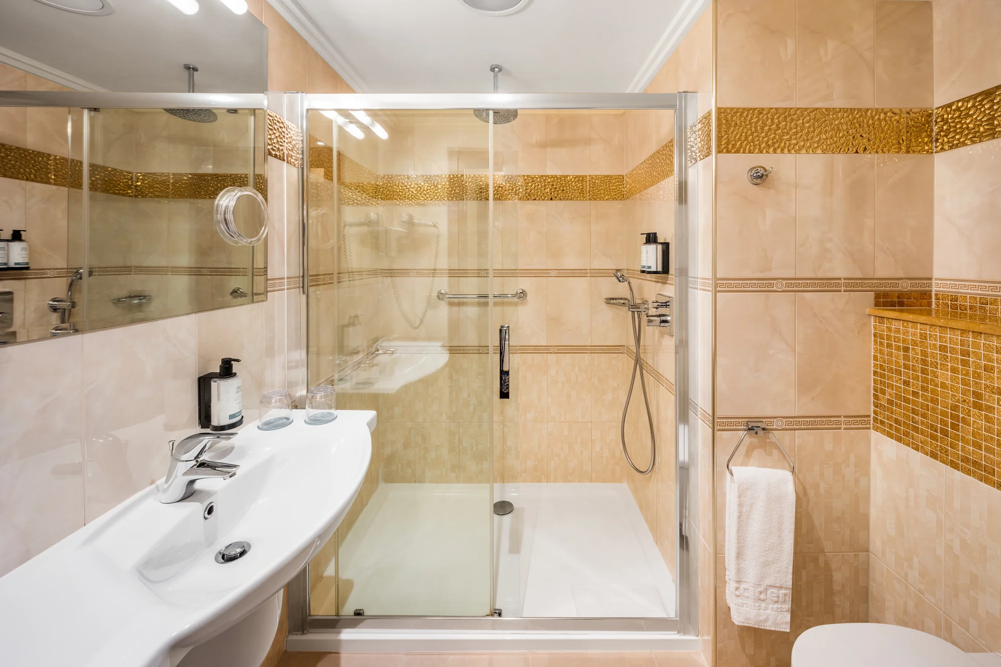 Čarokrásný pobyt se snídaní přímo na Václavském náměstí: 5* hotel ukrývající nebývalý luxus