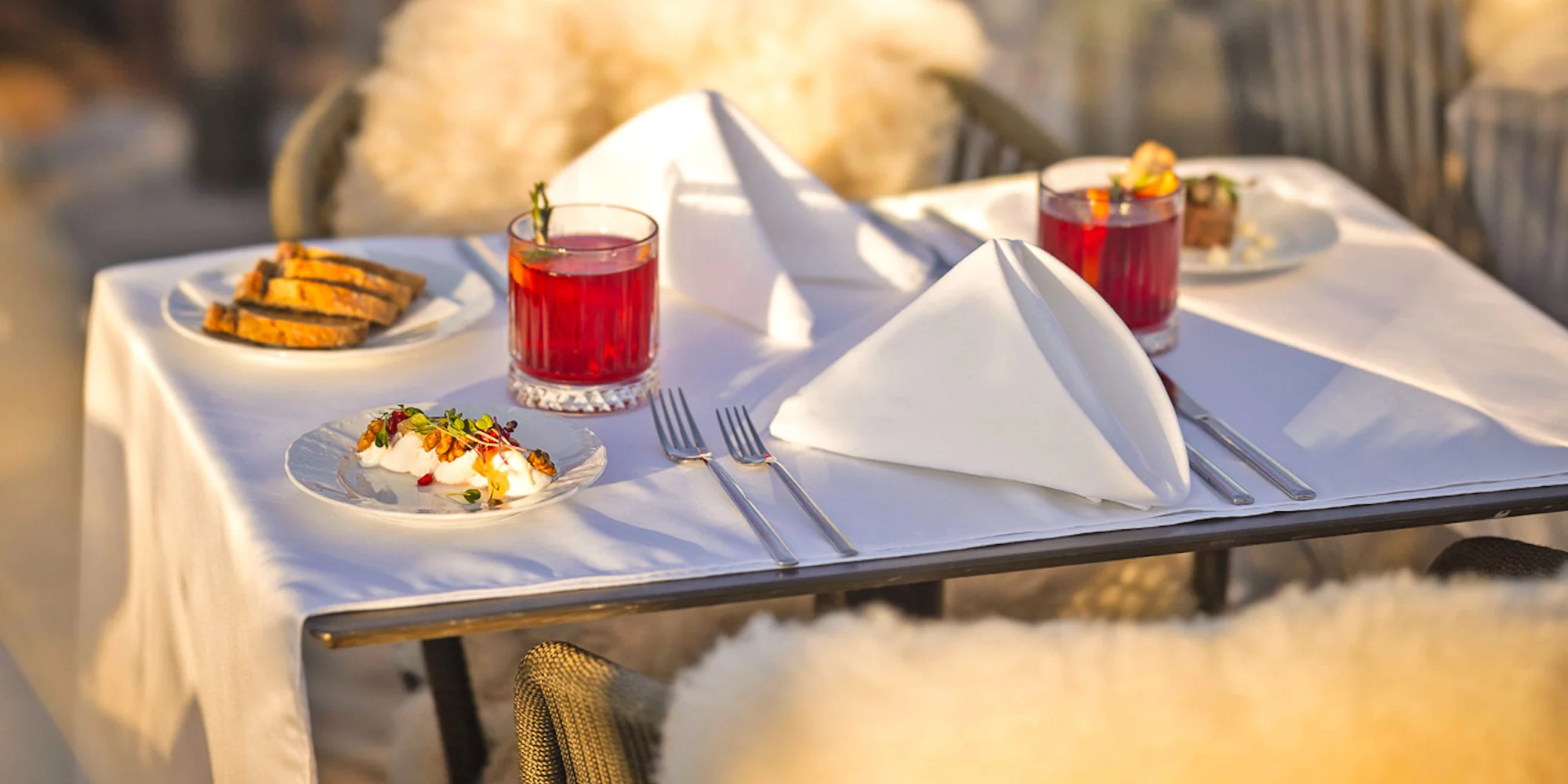 Snídaně či aperitivo ve sky baru na Václavském náměstí s úžasným výhledem na Prahu