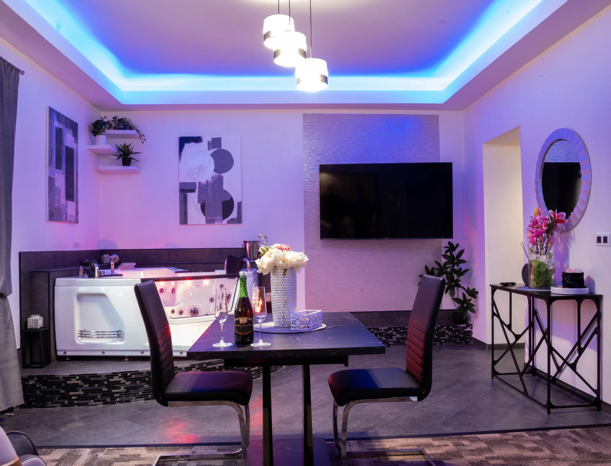 4* pobyt v Chomutově: balíčky se snídaní, privátním wellness i vířivkou na pokoji