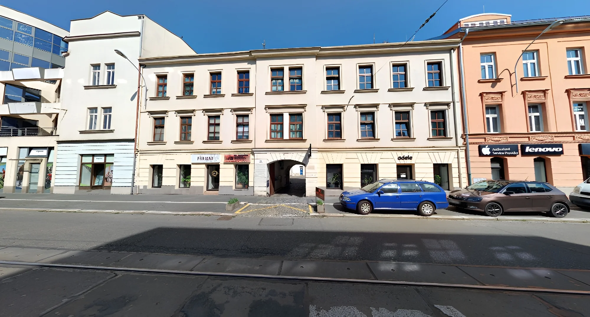 Krásné nohy: úprava nehtů s gel lakem nebo přístrojová pedikúra s masáží chodidel či lakem