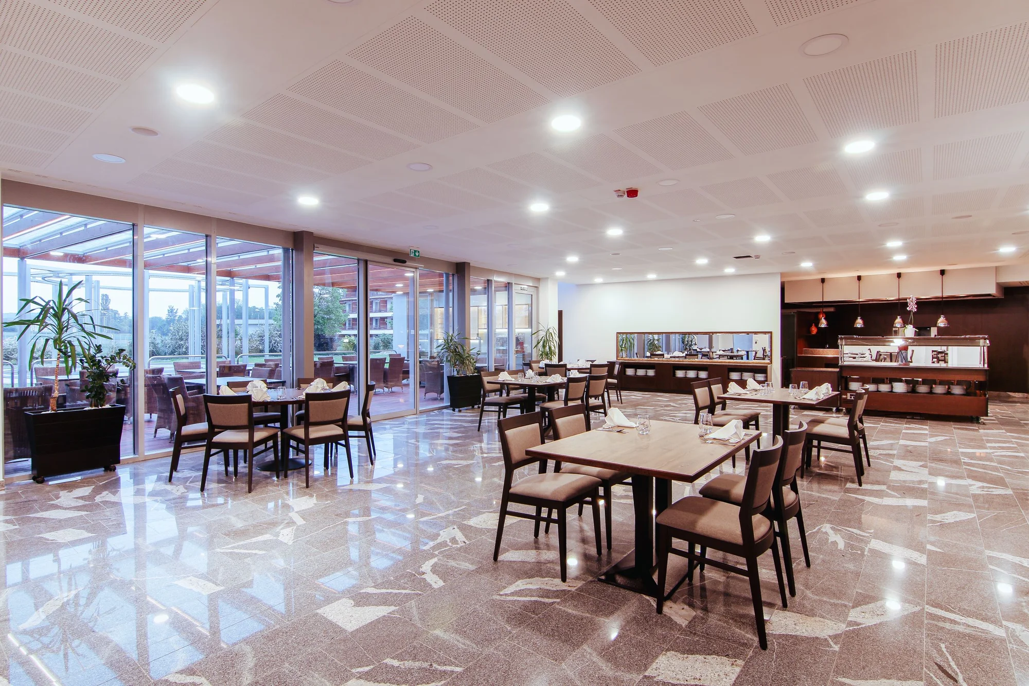 Termály ve Slovinsku: 5* hotel s polopenzí, neomezeně bazénový komplex, vstup do saunového světa