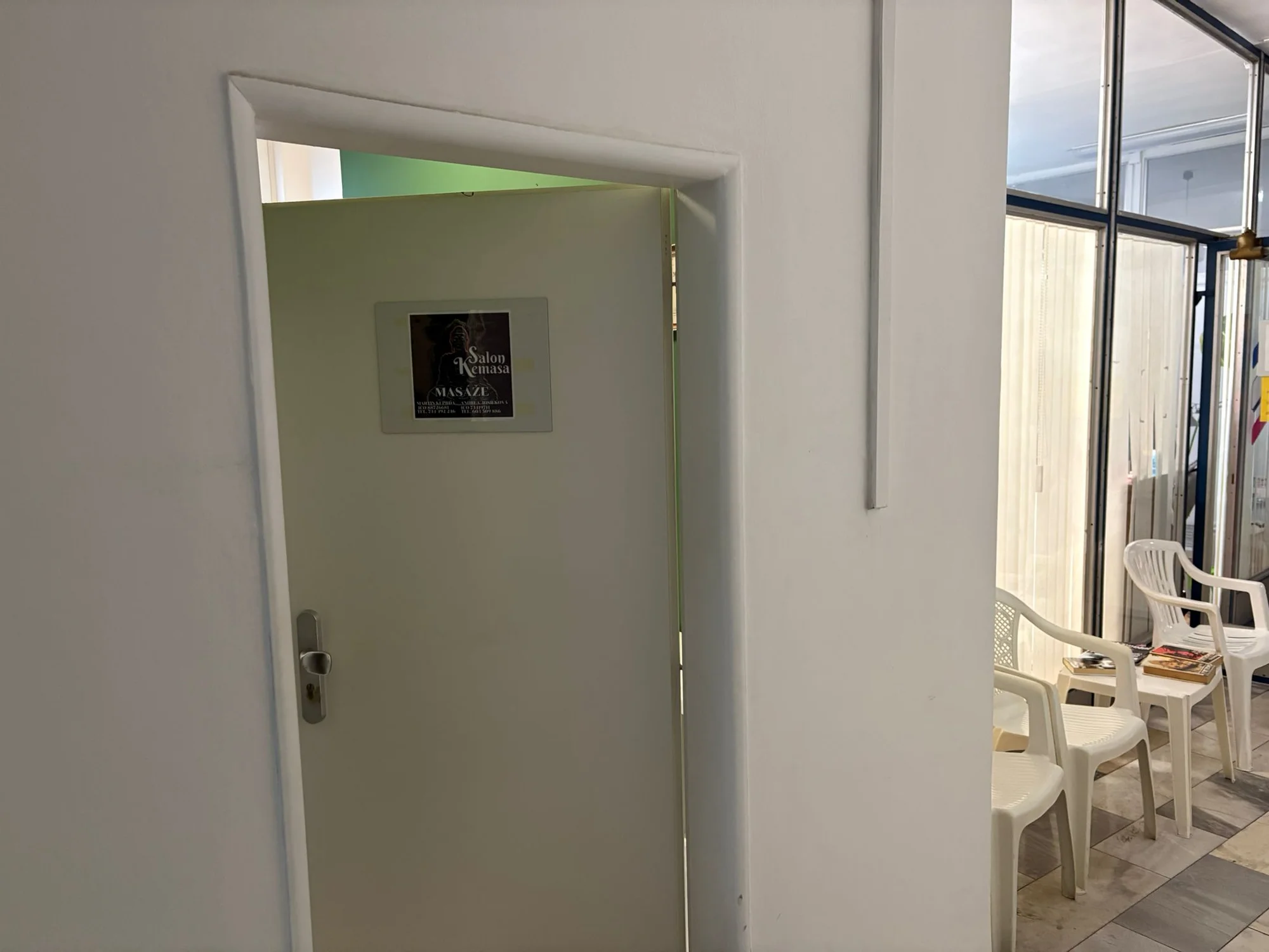 Klasická masáž, tuina masáž pro uvolnění energetických drah i moxování pro harmonizaci