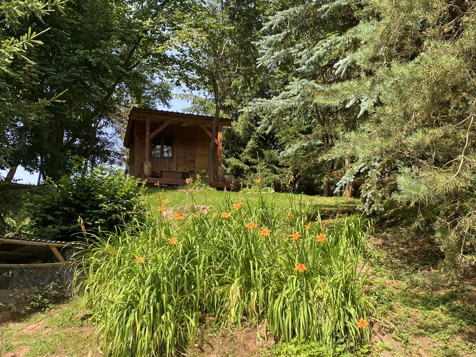 Tiny House s výhledem do krajiny Podkrkonoší i s možností využití koupacího sudu