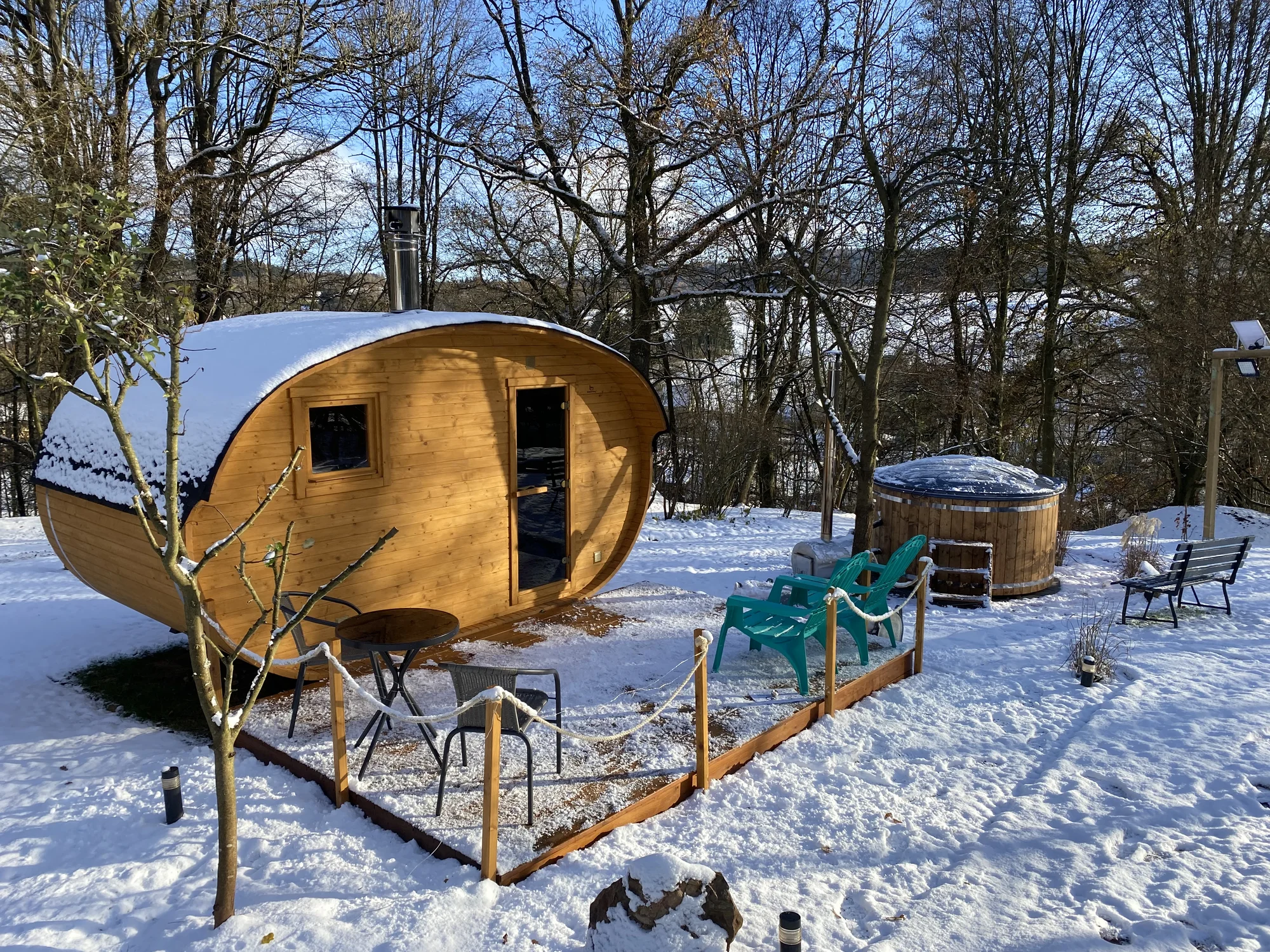 Tiny House s výhledem do krajiny Podkrkonoší i s možností využití koupacího sudu