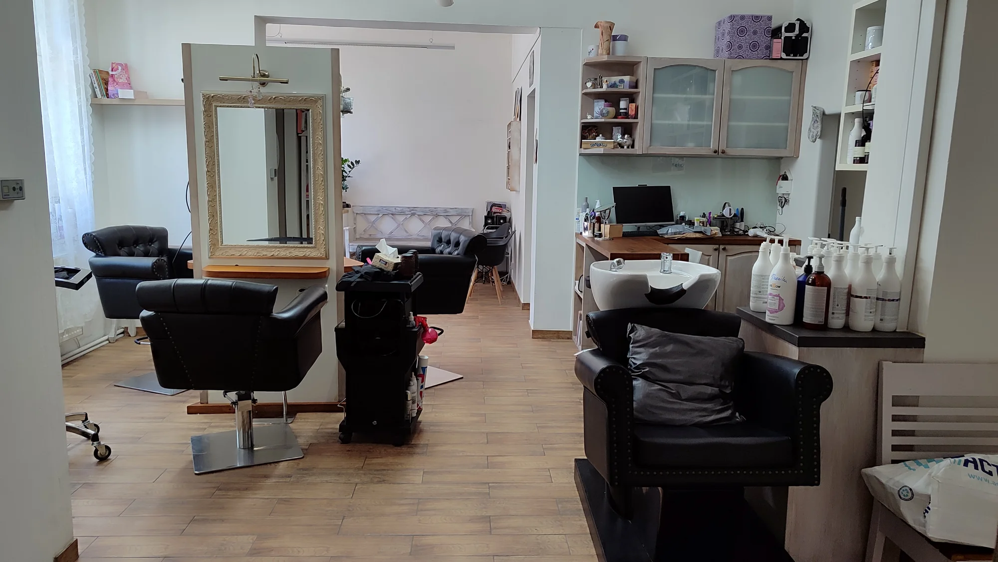 Kadeřnické balíčky pro všechny délky vlasů: střih, barvení i čištění Malibu C