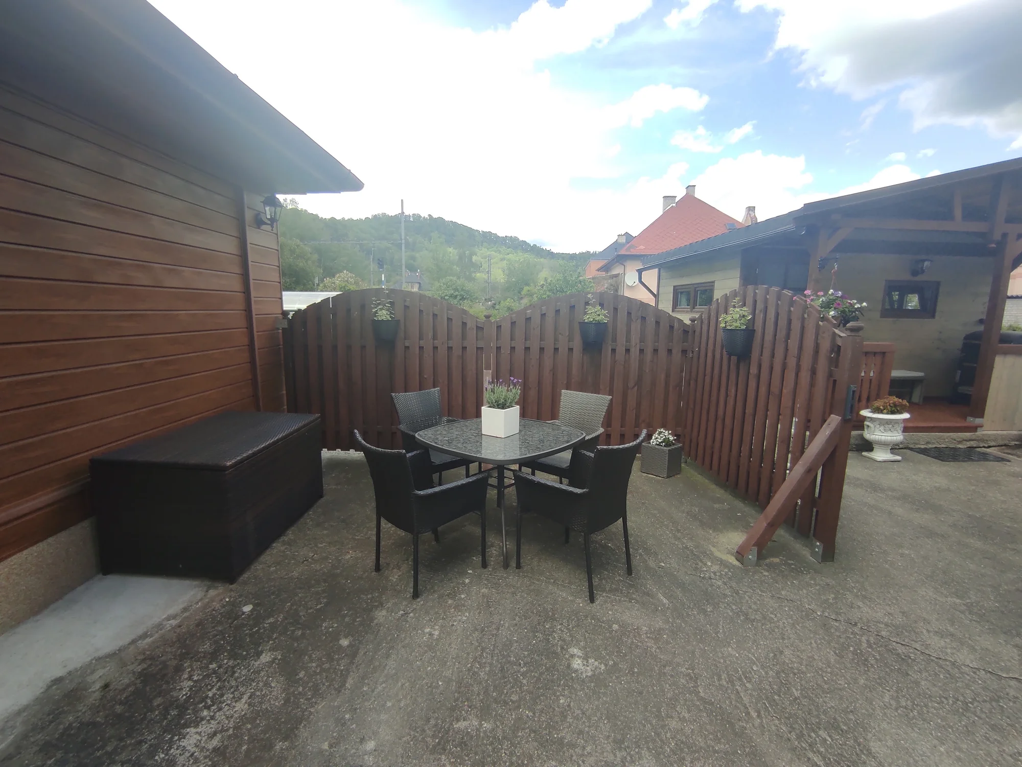 Pobyt u Ohře nedaleko Varů: komfortní pokoj, jídlo i relax ve wellness