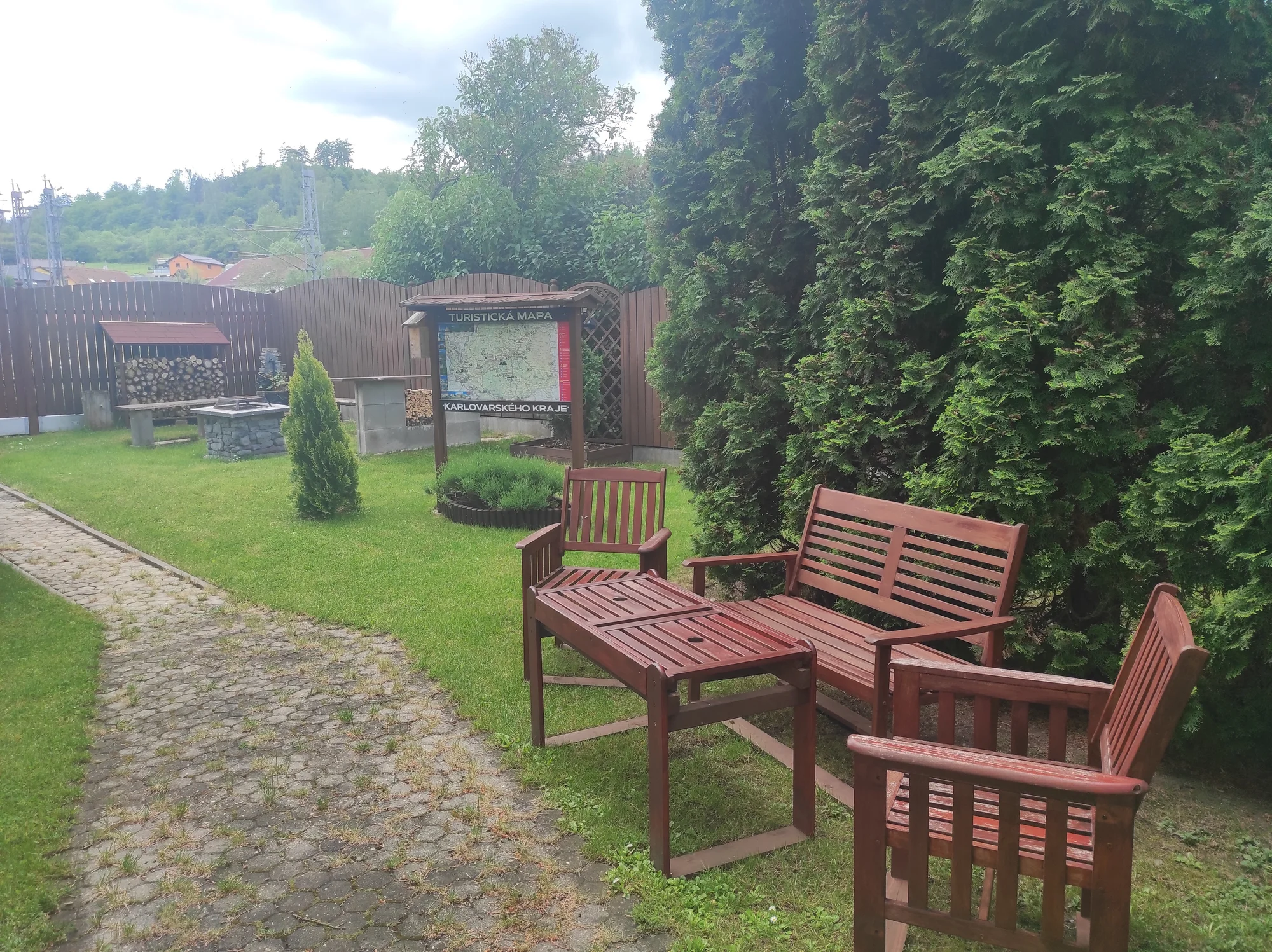 Pobyt u Ohře nedaleko Varů: komfortní pokoj, jídlo i relax ve wellness