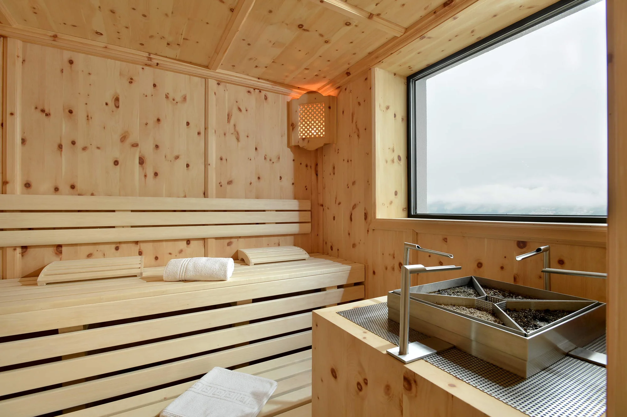 Dovolená v Zillertalu: hotel u lanovky, polopenze a neomezený wellness s výhledem