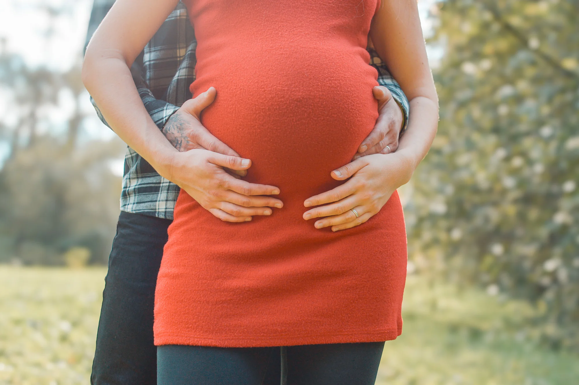 Focení v exteriéru či ateliéru: pro jednotlivce, páry, těhotné nebo rodiny