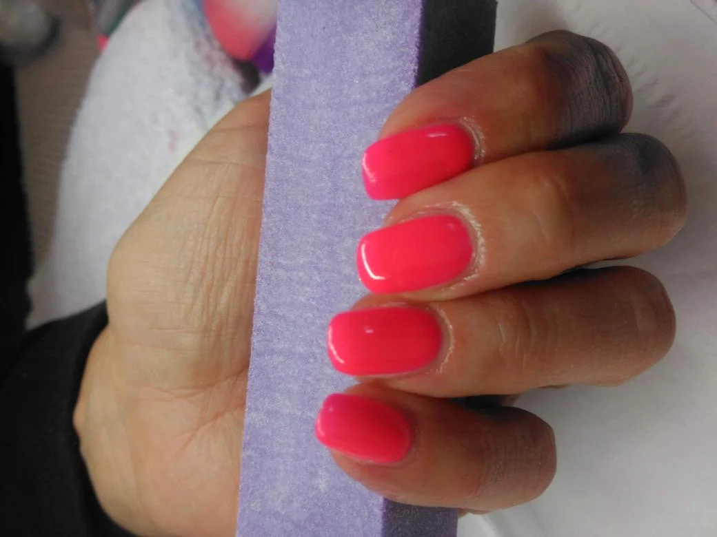 Manikúra i P-Shine, gel lak či modeláž nebo doplnění gelových nehtů