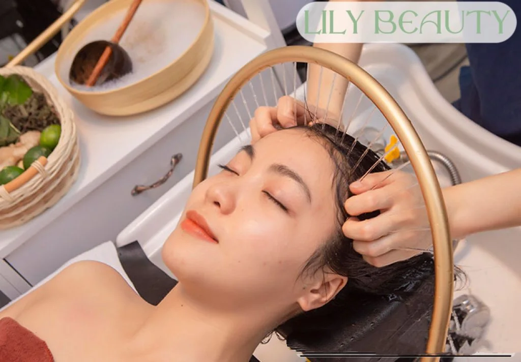 Head Spa: relaxační bylinná procedura s masáží obličeje, šíje a ramen na 30-60 min.