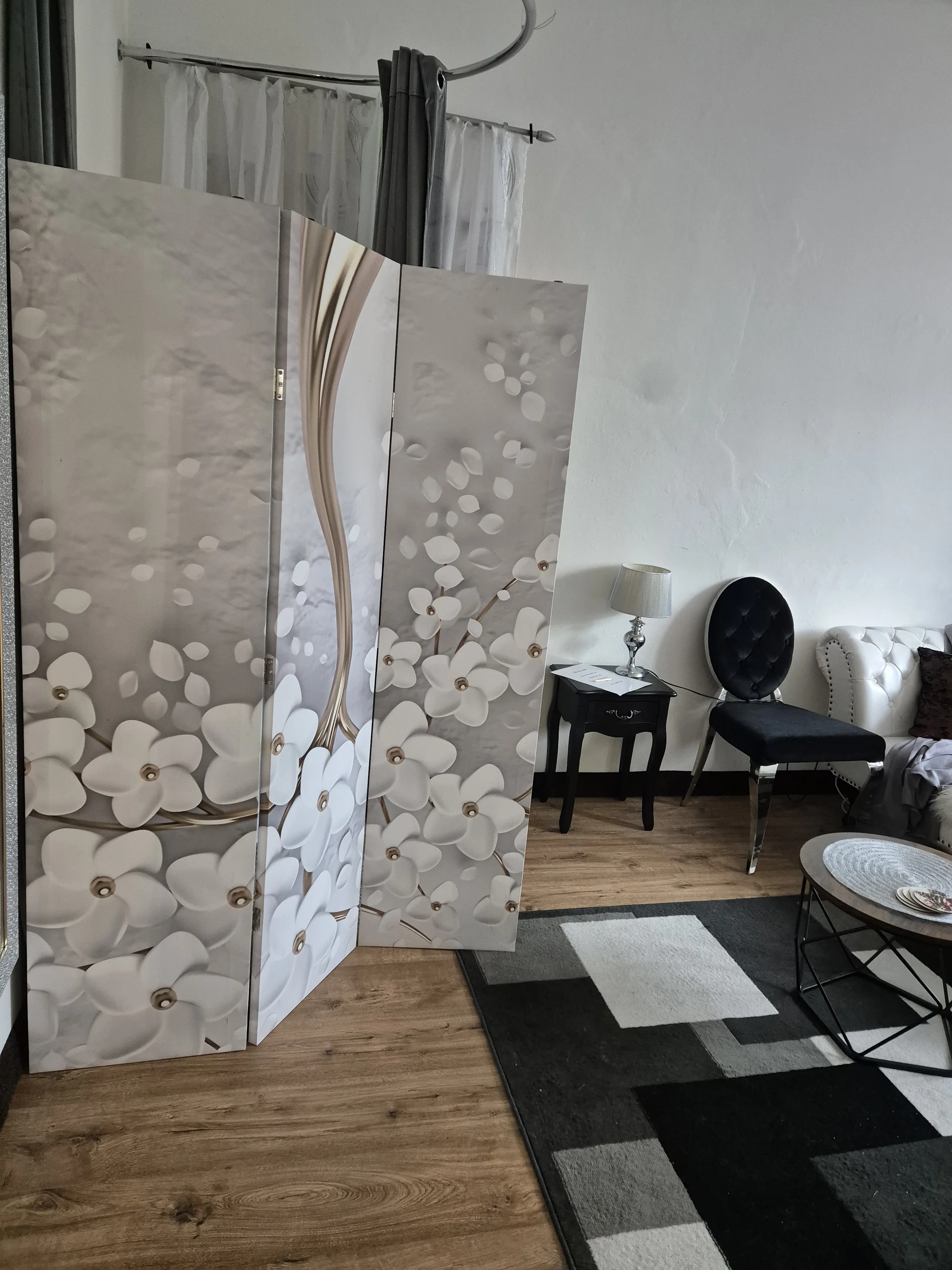 Proměna looku se stylistkou pro 1 os. i partu kamarádek vč. líčení a focení i otevřený voucher
