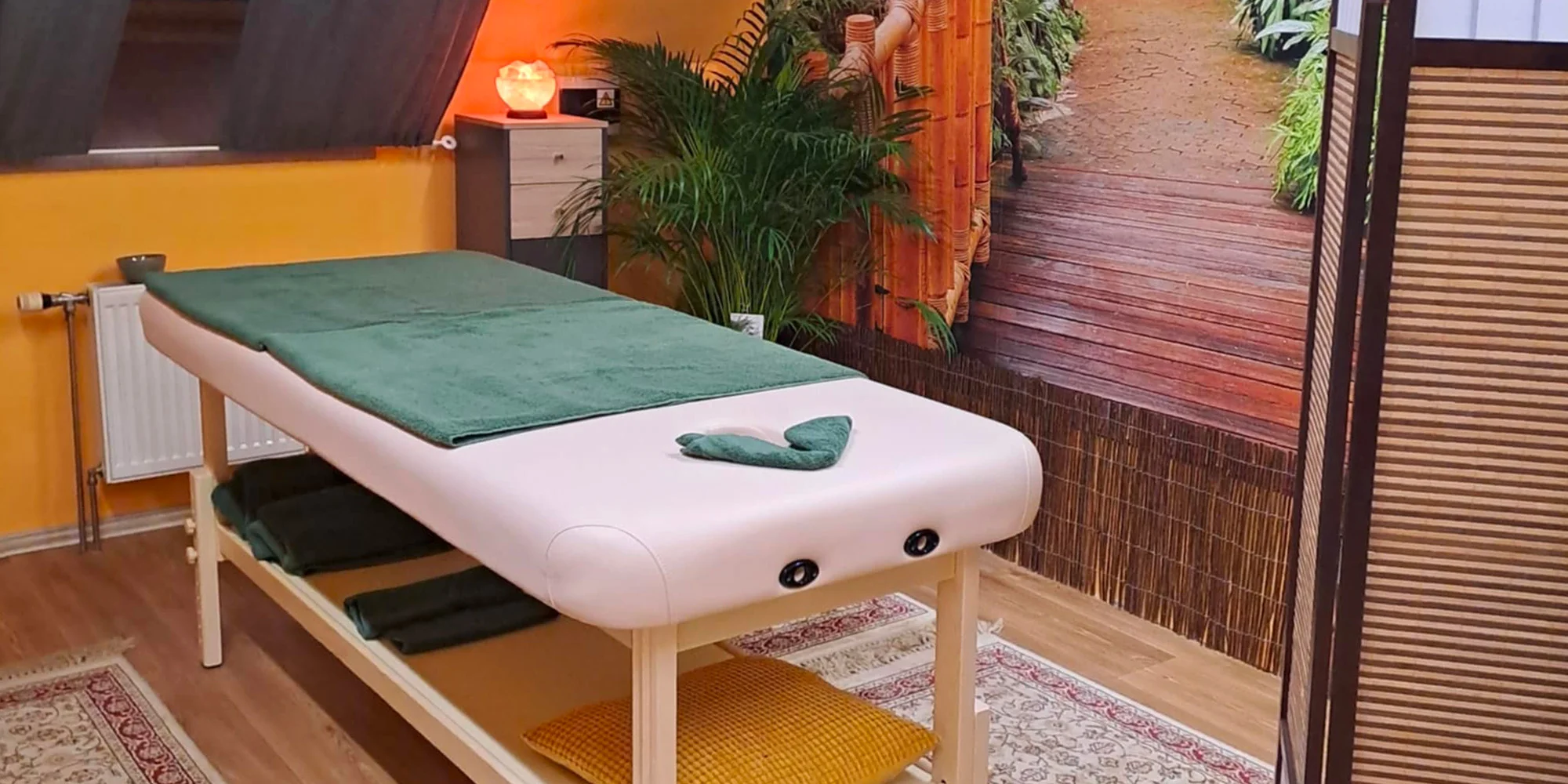 Masáž podle výběru v délce 60 či 90 min.: relaxační, lávové kameny, sportovní, aroma a další