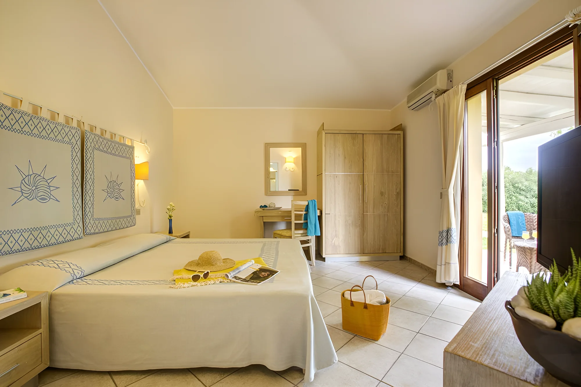 Rodinná dovolená na Sardinii: resort nedaleko písečné pláže, all inclusive light, animace