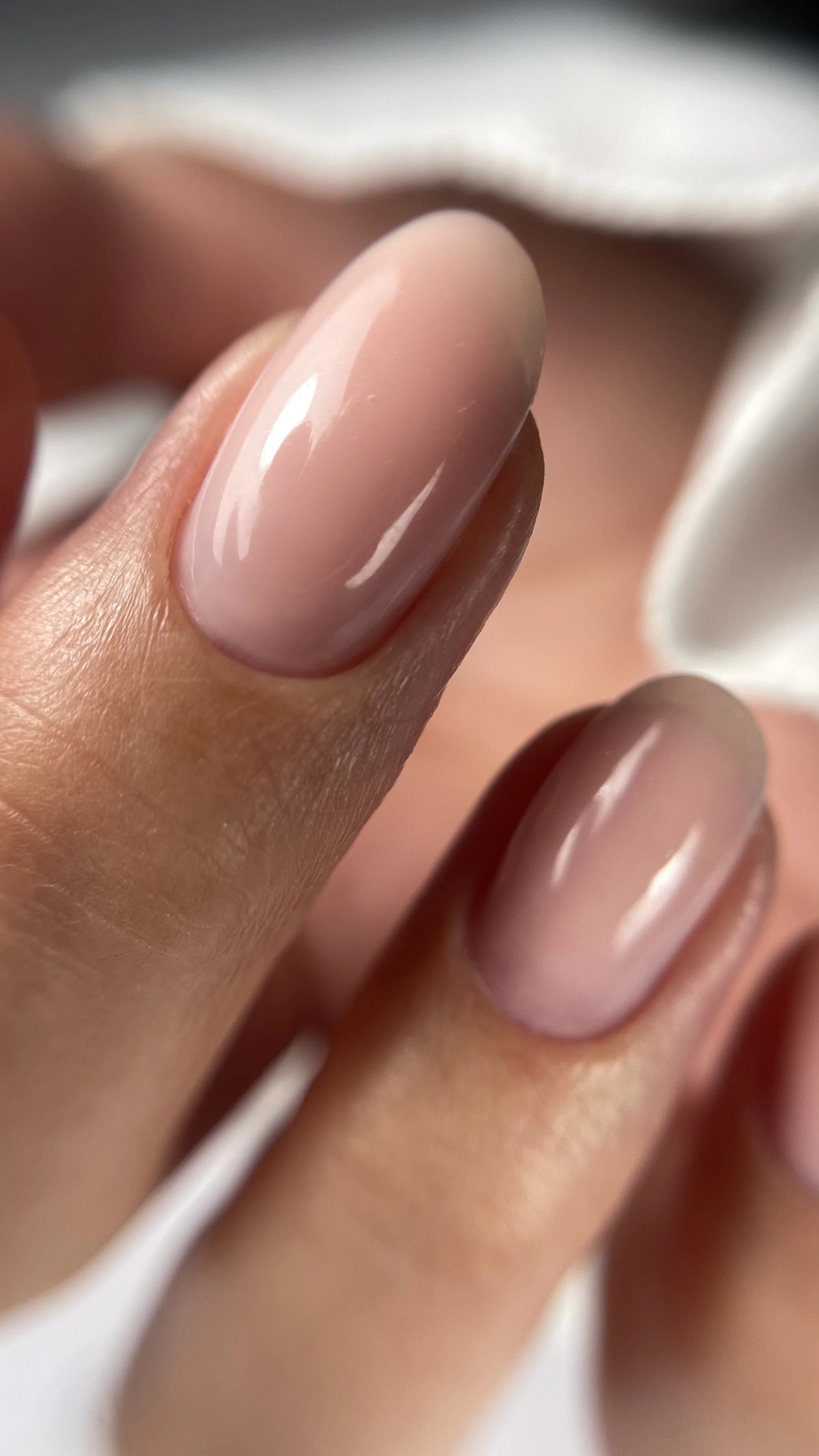 Krásné nehty: základní manikúra, japonská manikúra P-shine, modeláž i gel lak